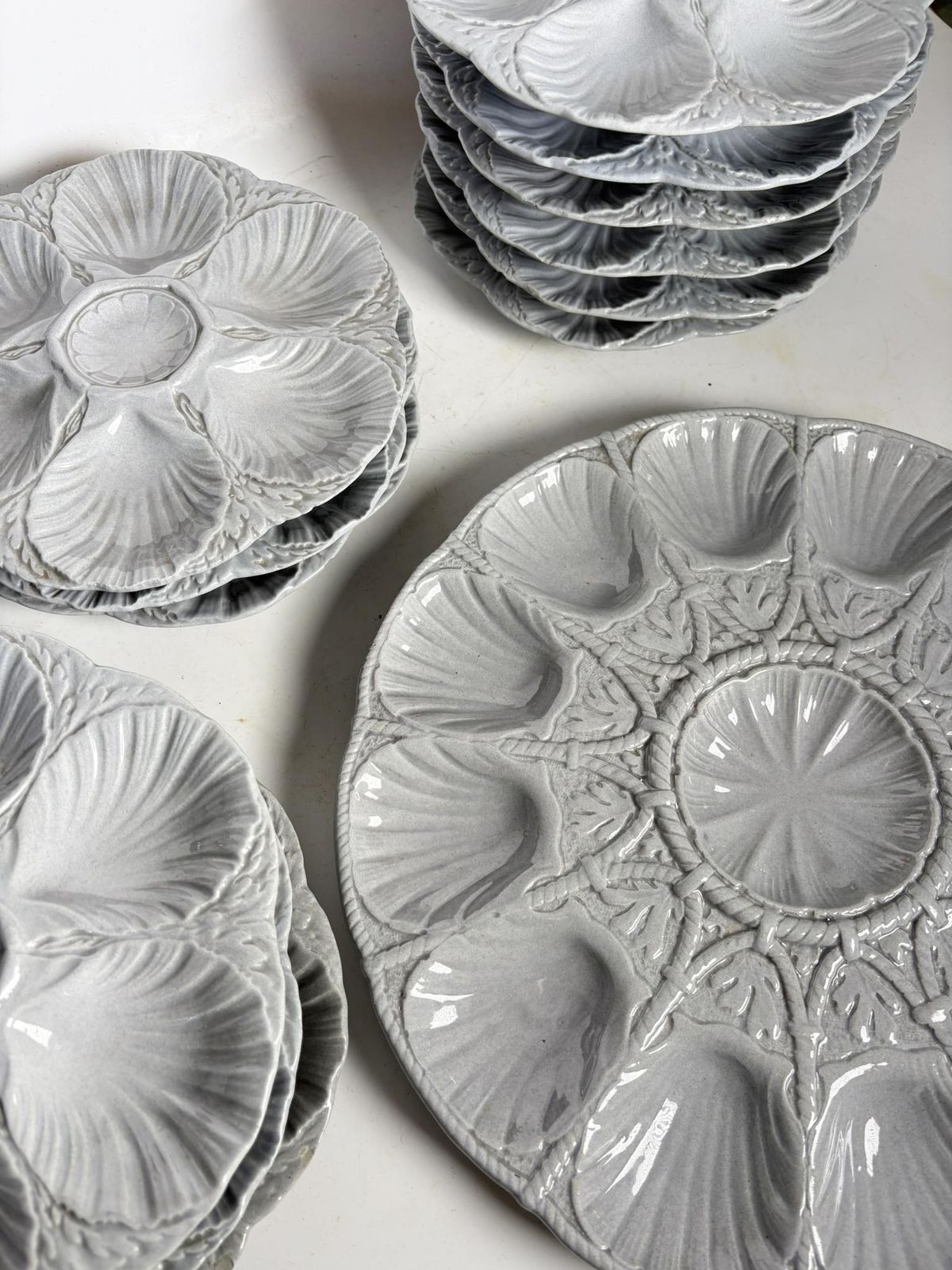 photo vintage Oyster Dish And Plates. Set Of 13 Pieces Sarreguemines, France