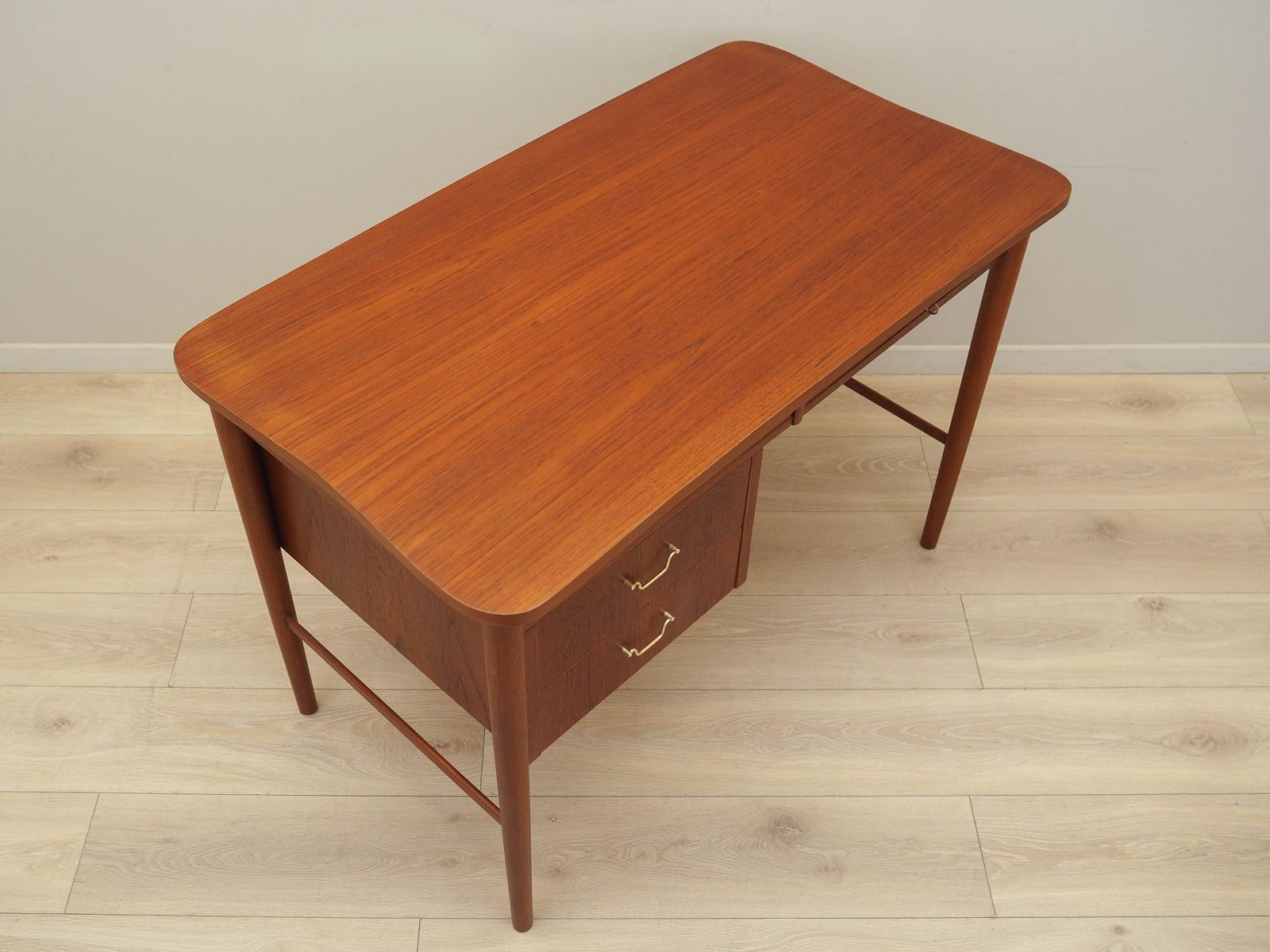 Teak Desk, Danish Design, 1960s, Production: Denmark photo vinterior
