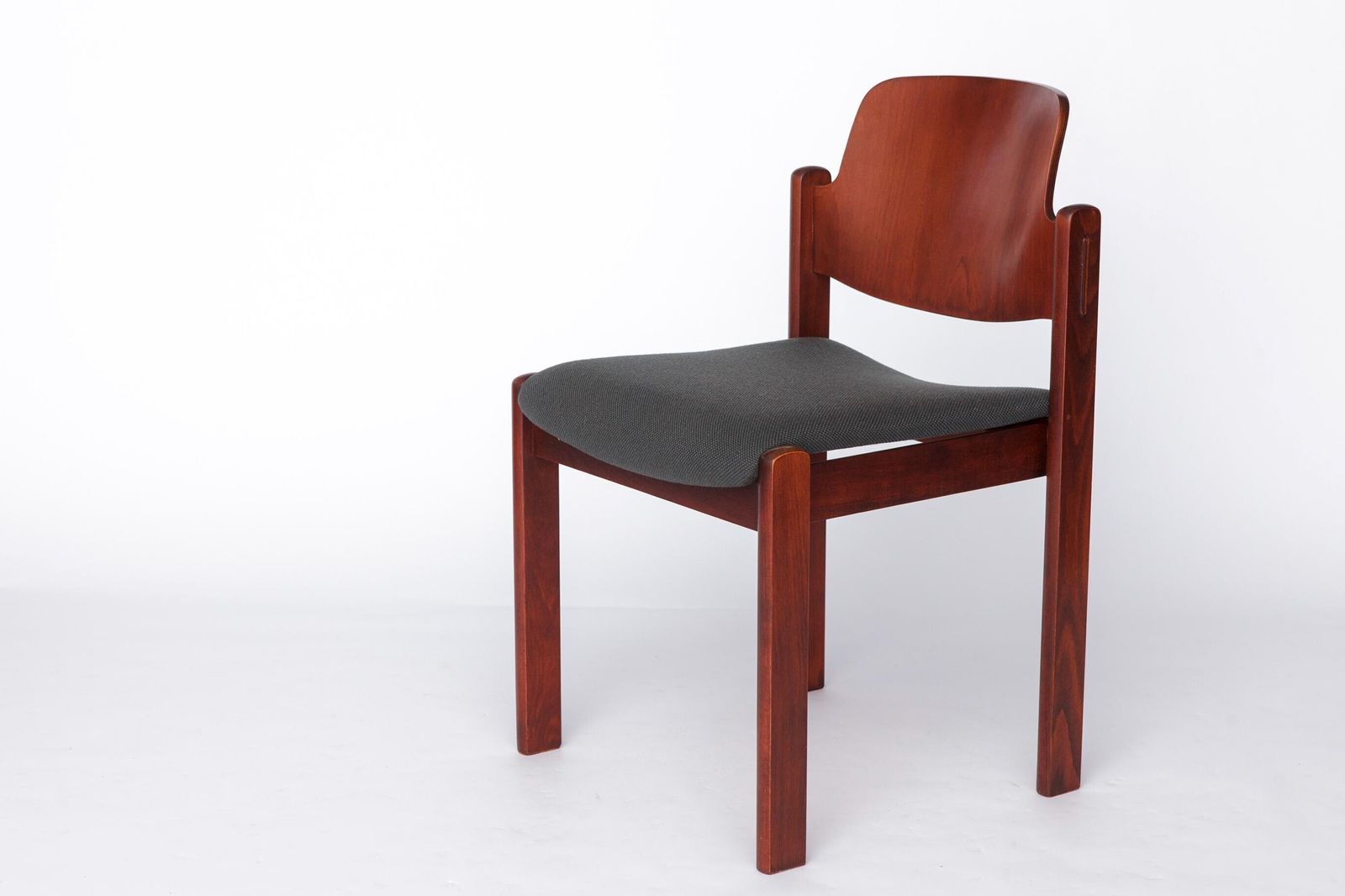Vintage Lübke Stapelstoel, Duits Design Jaren 1970, Donker Beukenhout & Mosterdgele Bekleding photo Meubels