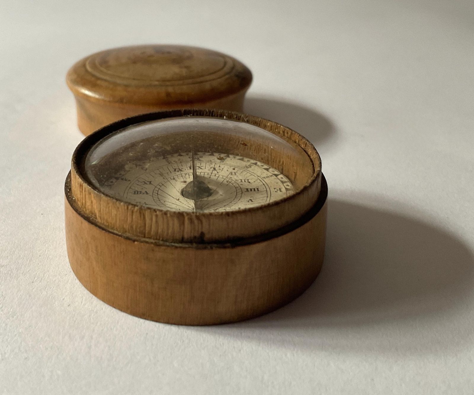 Antique Pocket Sundial In Wooden Case   Early 19th Century.