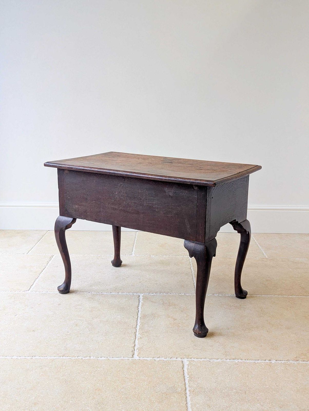 photo vintage Antique 18th Century Georgian Oak Lowboy C.1750