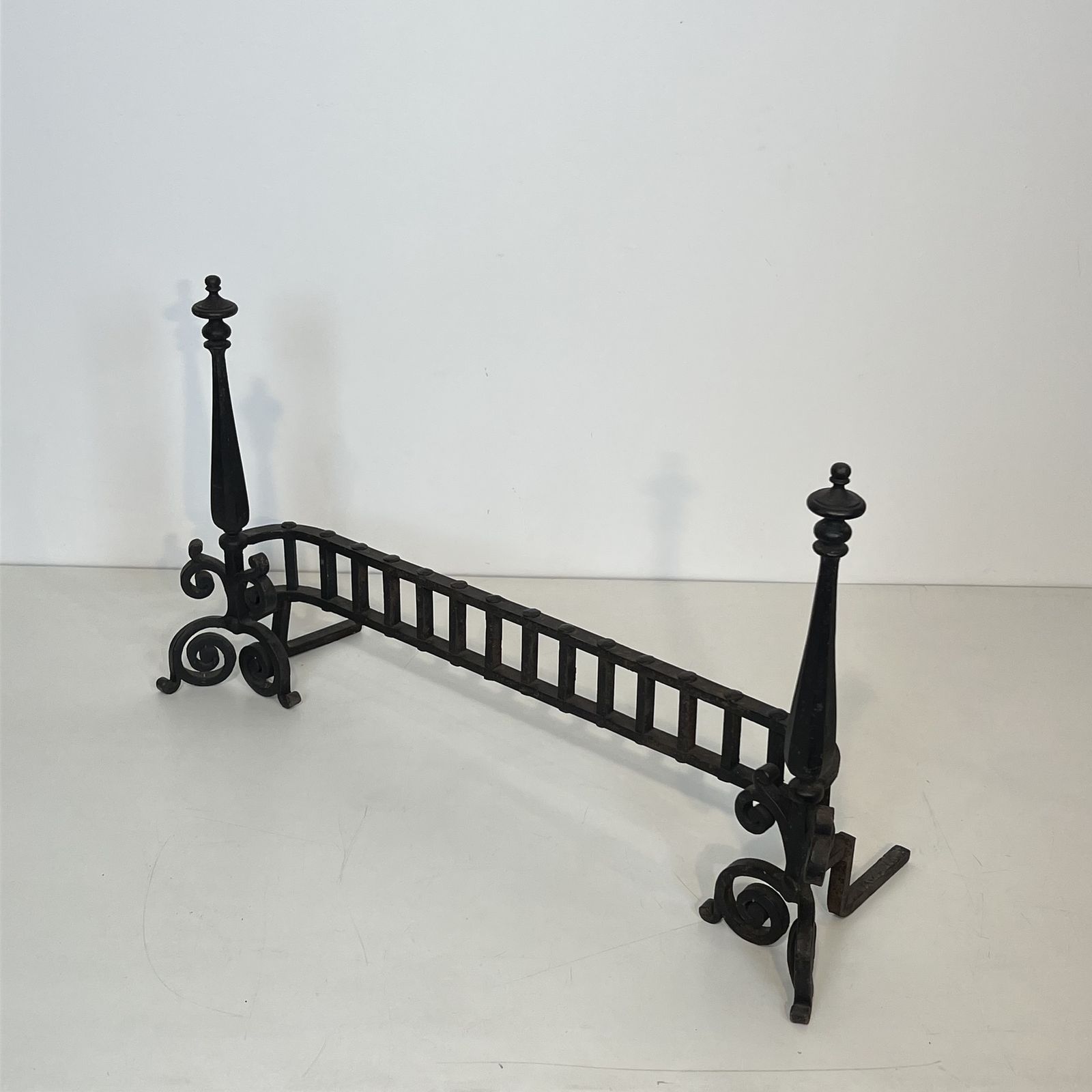 photo vinterior Wrought Iron Fire Dog Bar, 1900s