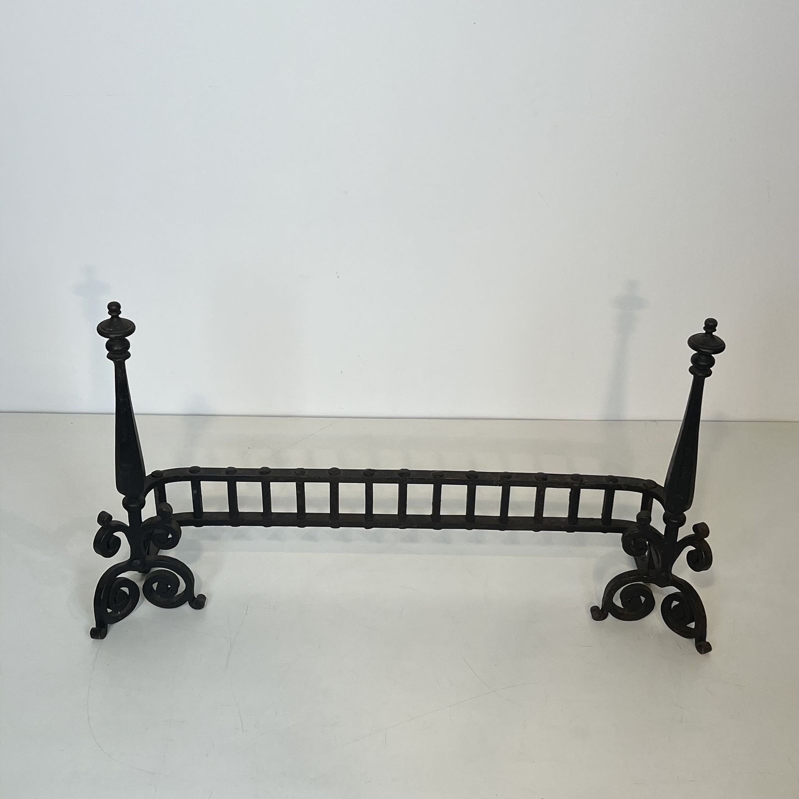 photo vintage Wrought Iron Fire Dog Bar, 1900s