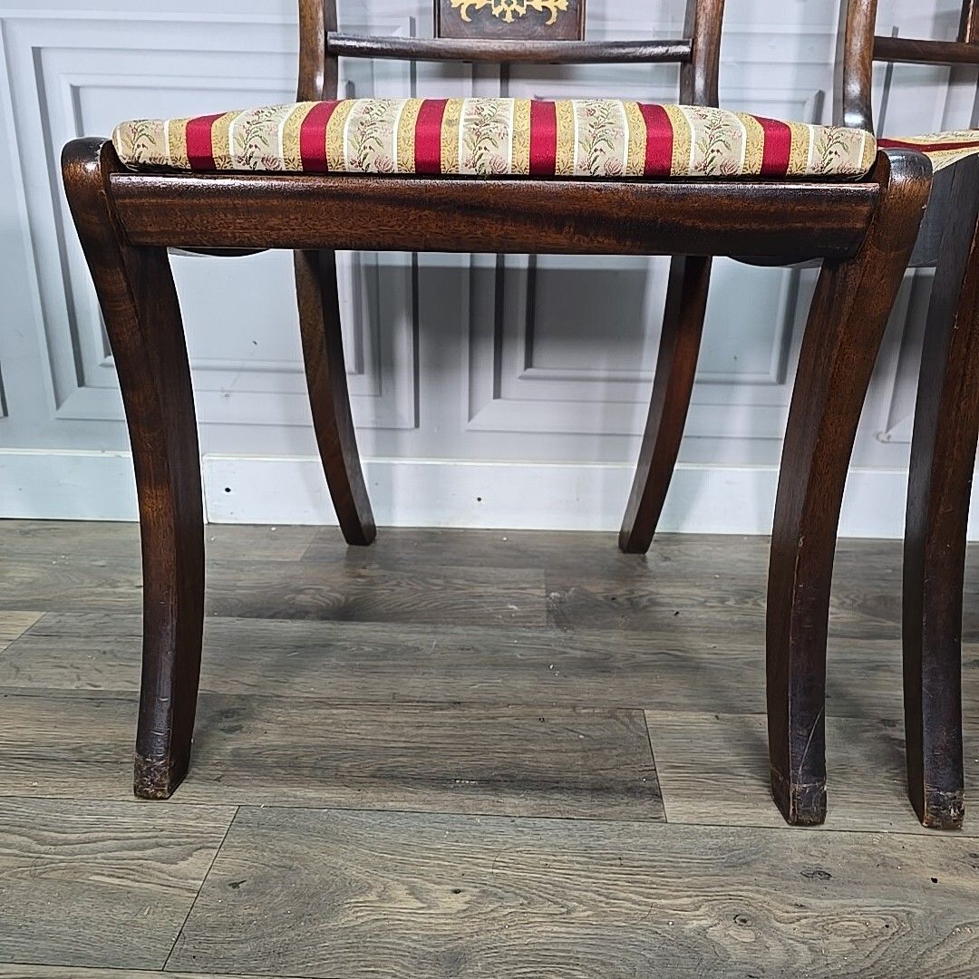 photo vintage Set Of 4 Dining Chairs Antique Regency Style Sabre  Solid Wooden Rosewood ?