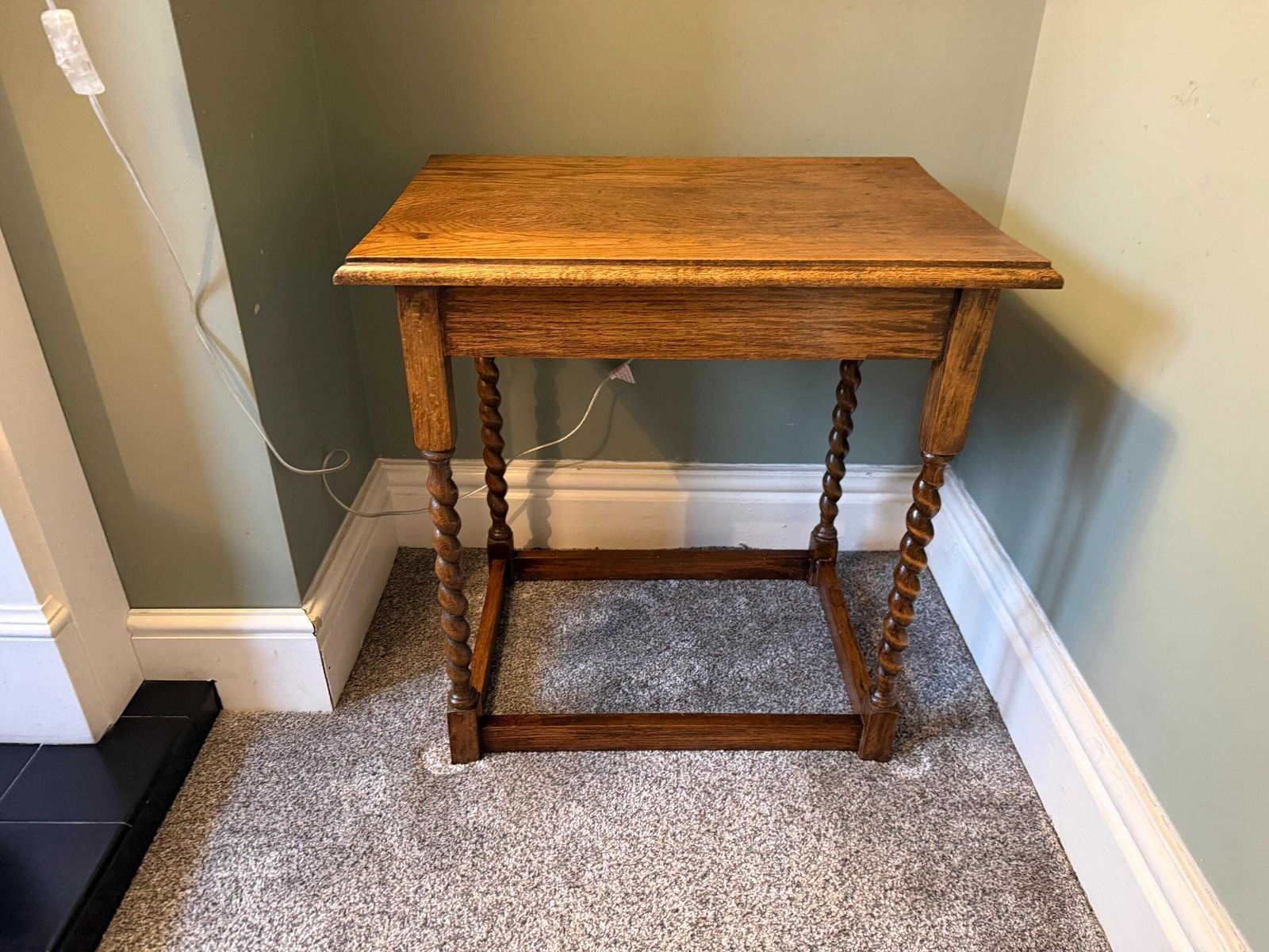 photo furniture Antique Side Table With Barley Twist Legs. Victorian Oak Occasional Table