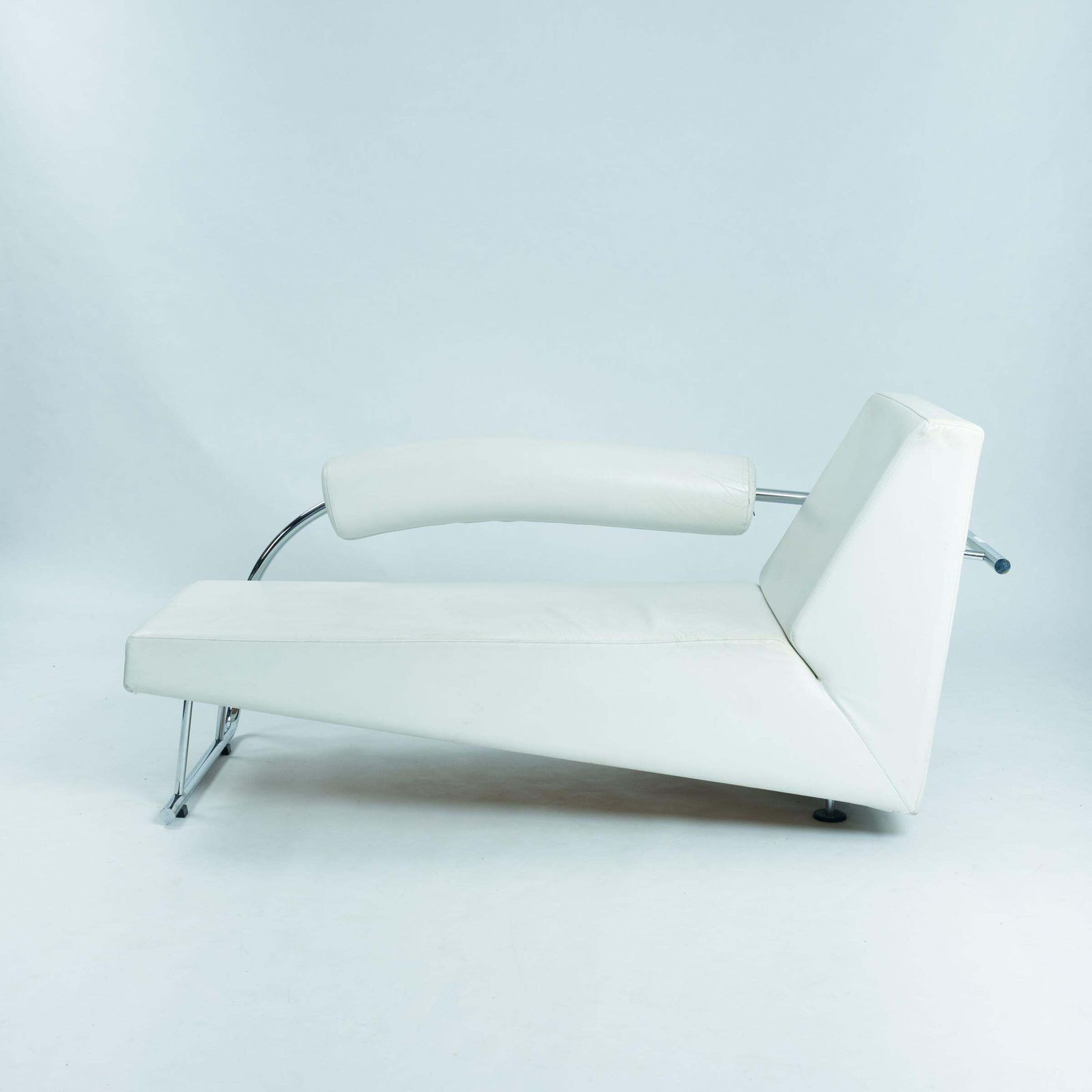 Rob Eckhardt Karel Doorman Chaise Longue White Leather Tubular Steel photo vinterior
