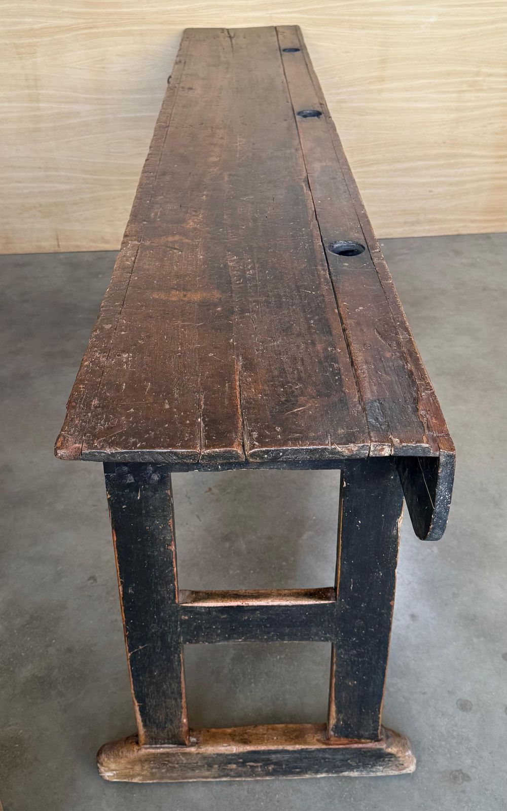 photo vinterior Grande console en bois massif de noyer à six tiroirs
