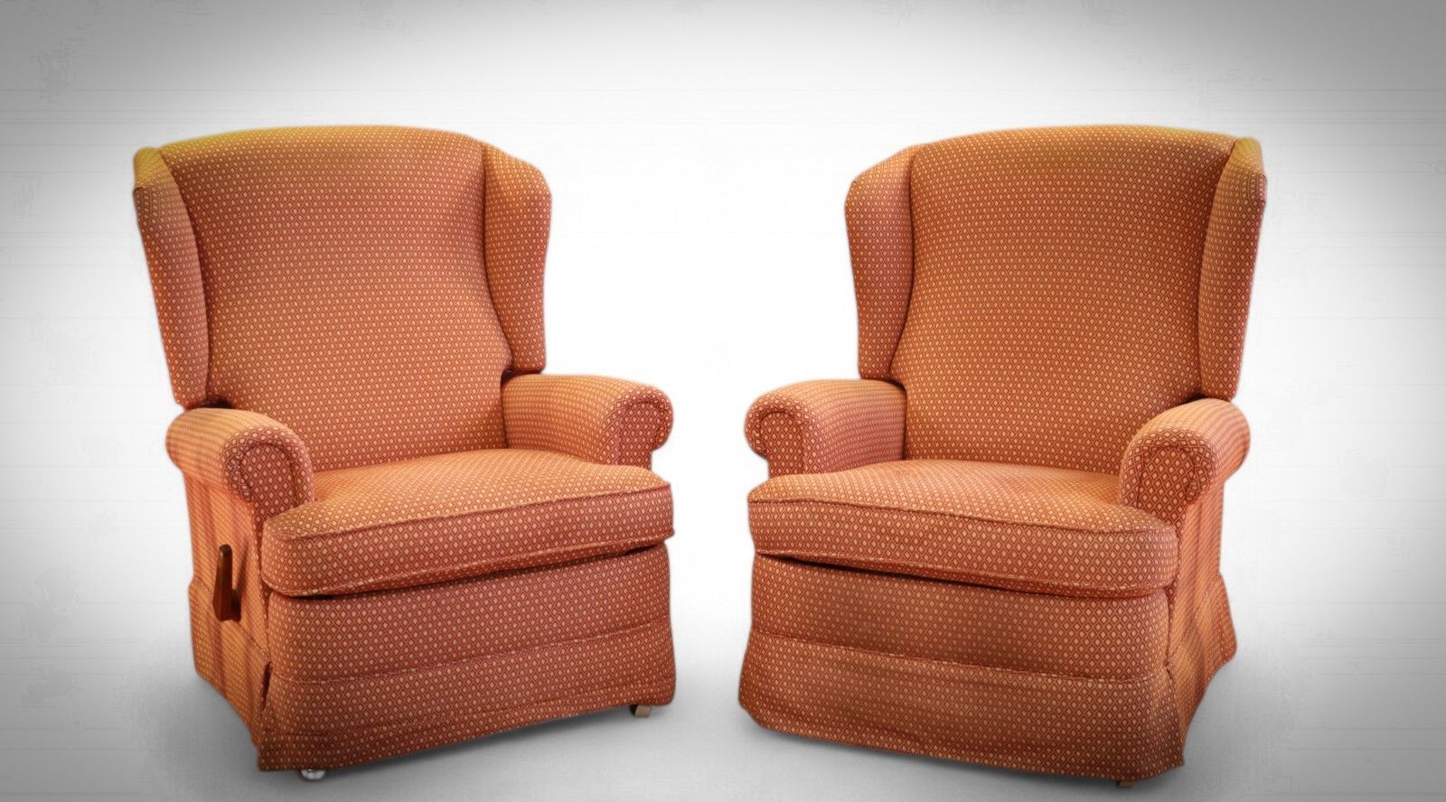 Superb Pair Broyhill Vintage Recliner Armchairs In Coral Fabric Del 🚚