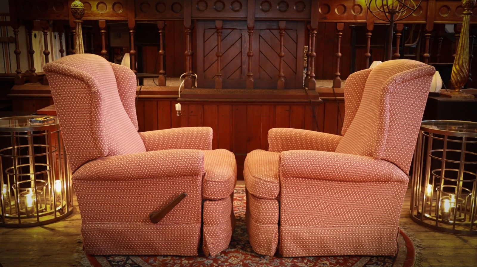 photo vintage Superb Pair Broyhill Vintage Recliner Armchairs In Coral Fabric Del 🚚