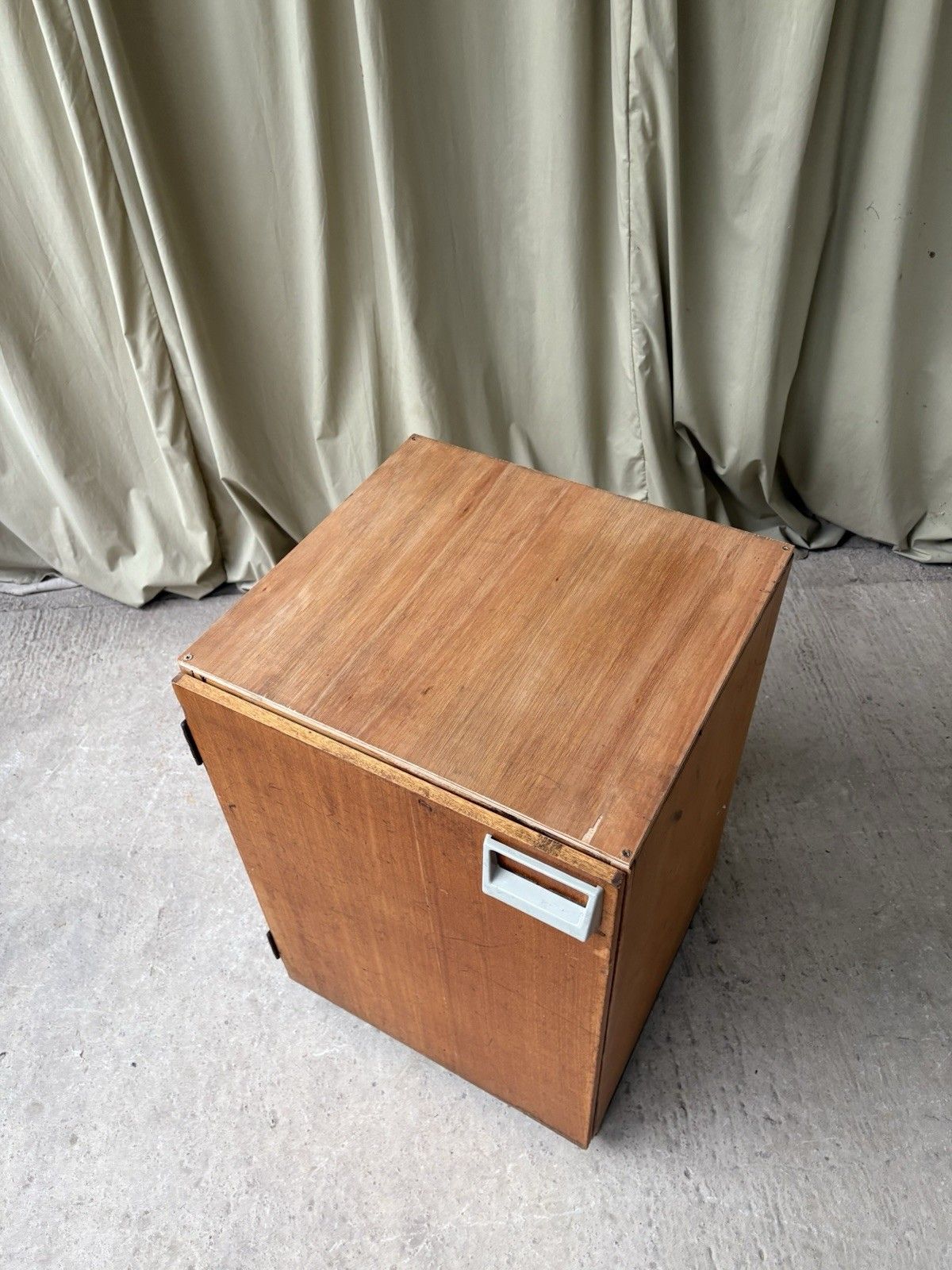 184.0 Vtg Mid Century Esa Esavian School Cabinet Bedside Side Table Retro R1058 photo