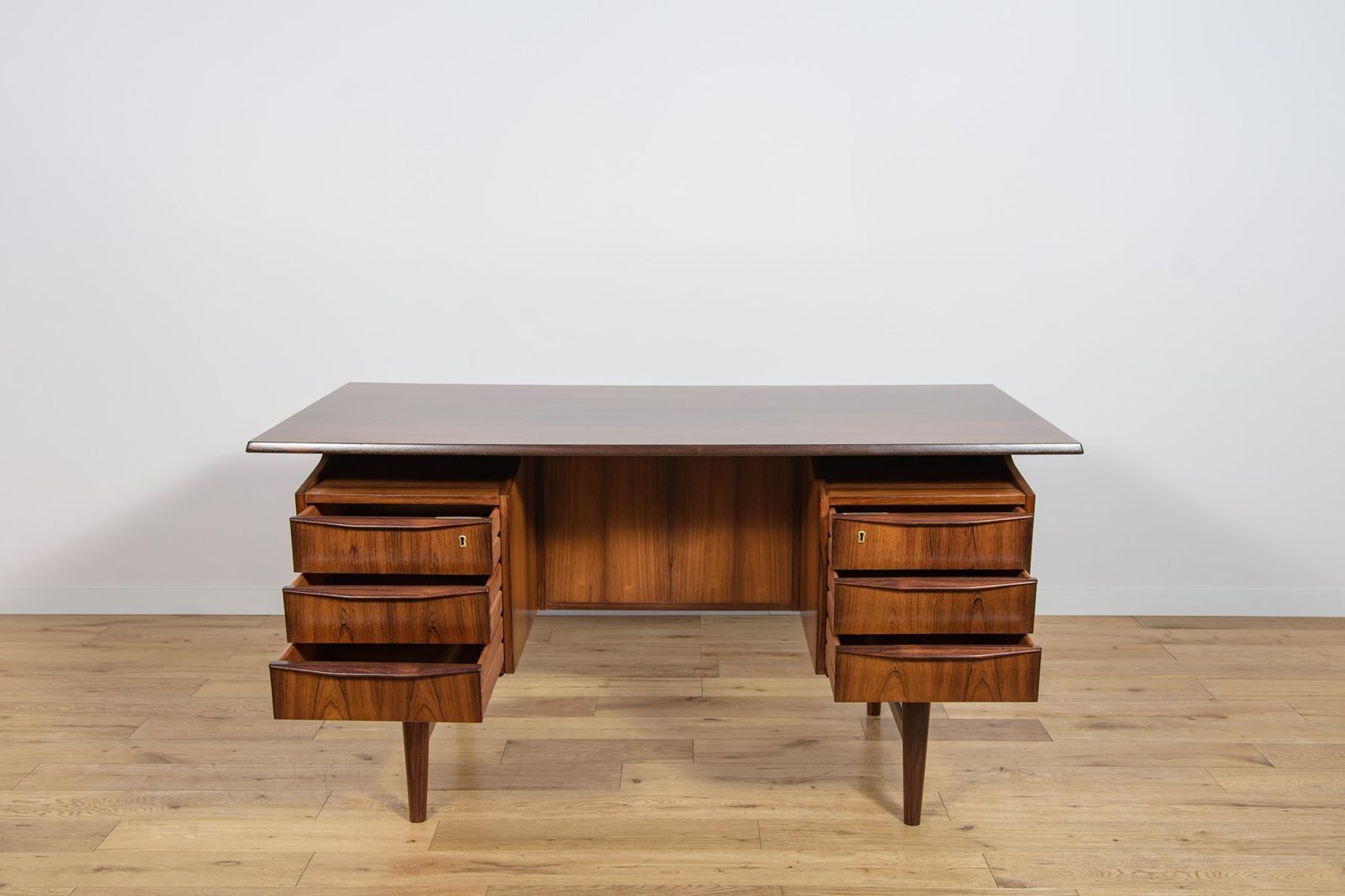 3694.0 Mid Century Modern Freestanding Rosewood Desk, Denmark, 1960s photo