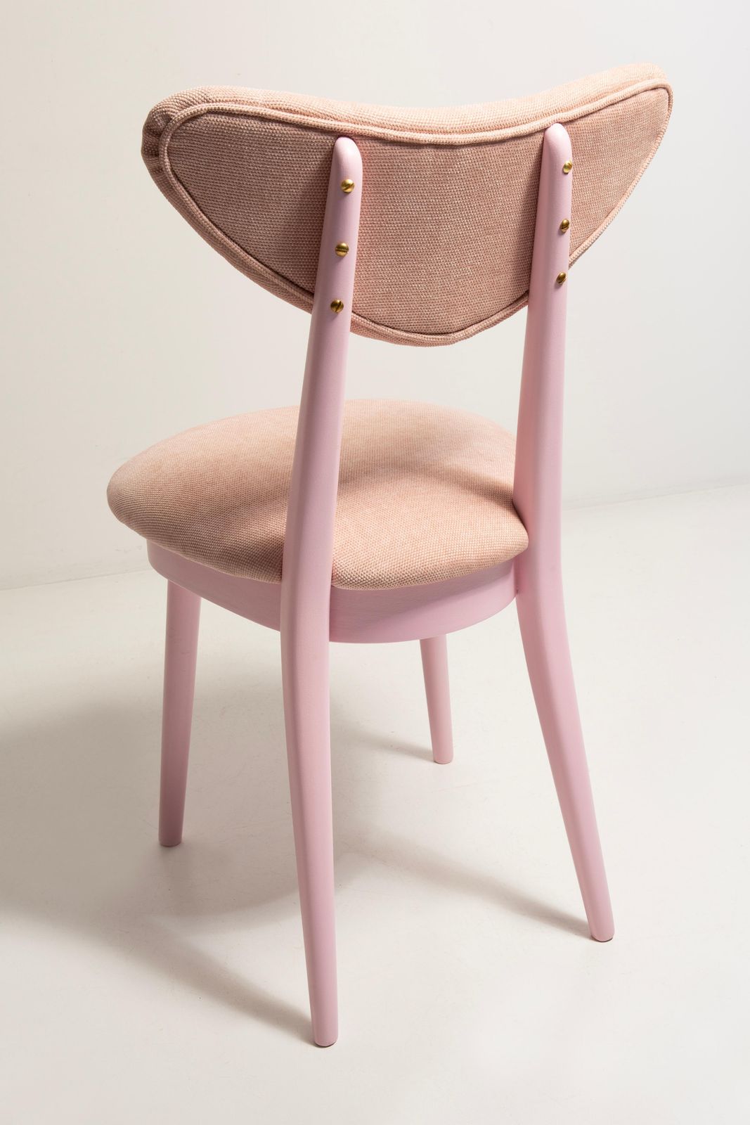 photo vintage Six Mid Century Heart Chairs, Light Pink Chenille, Pink Wood, Europe, 1960s
