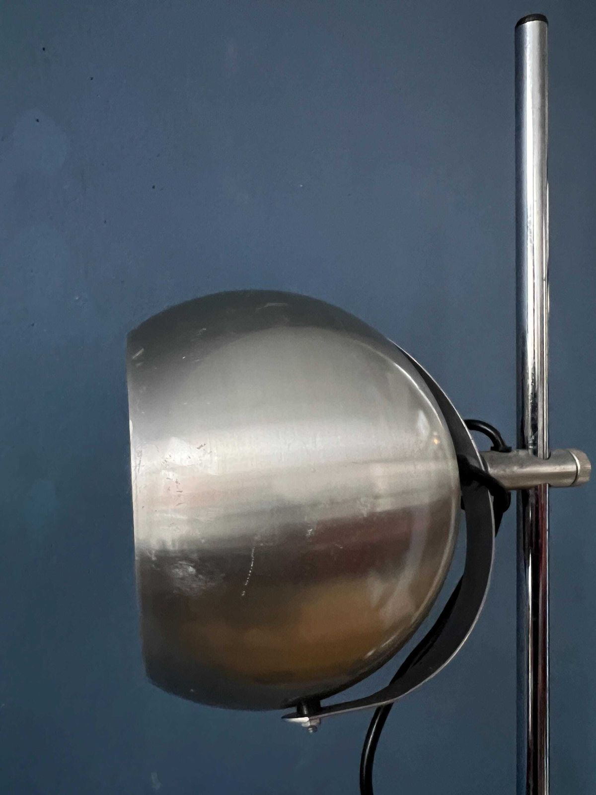 photo vintage Zilveren Mid Century Vintage Herda Eyeball Vloerlamp.