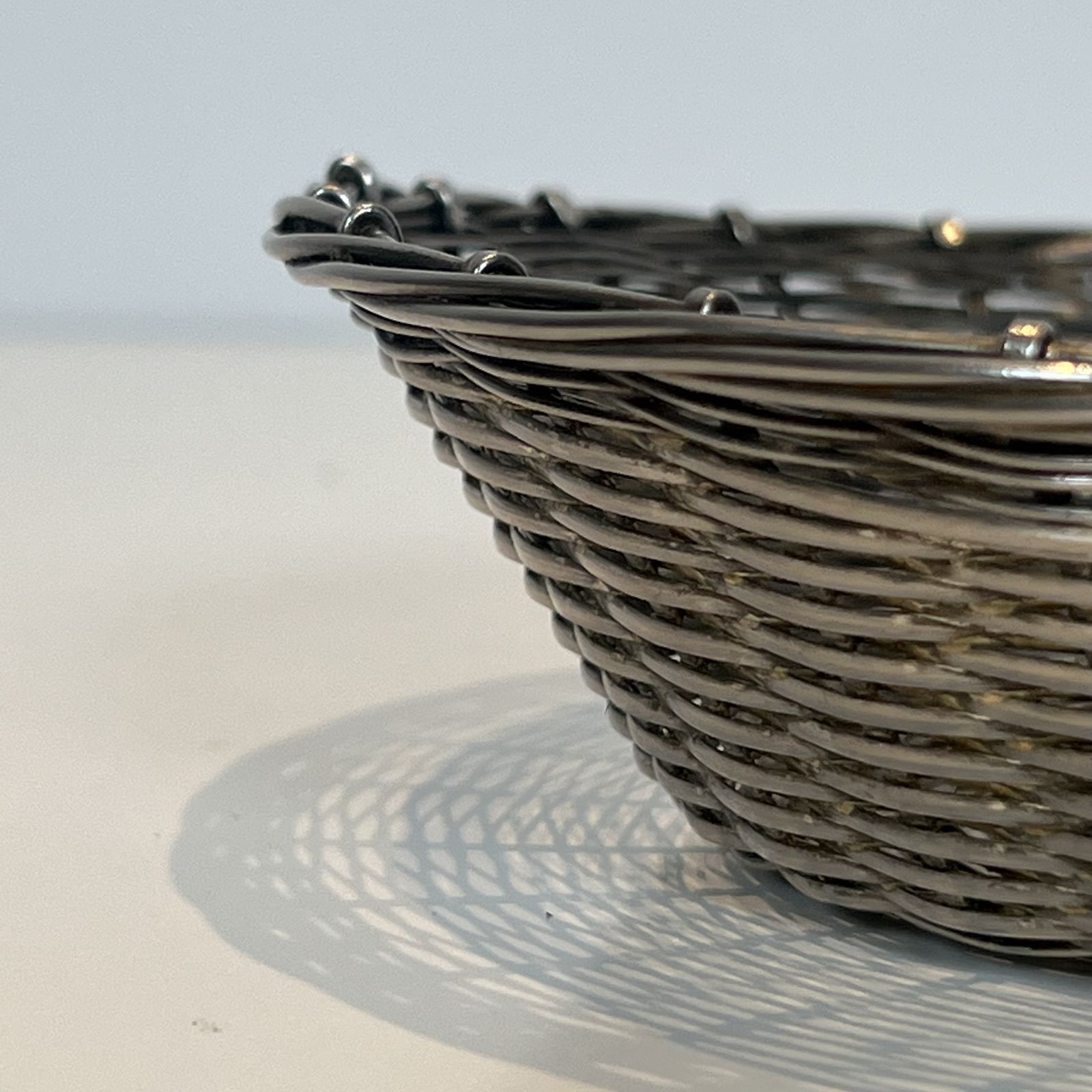Basket / Trinket Tray Made Of Silver Metal Wire photo 280.0