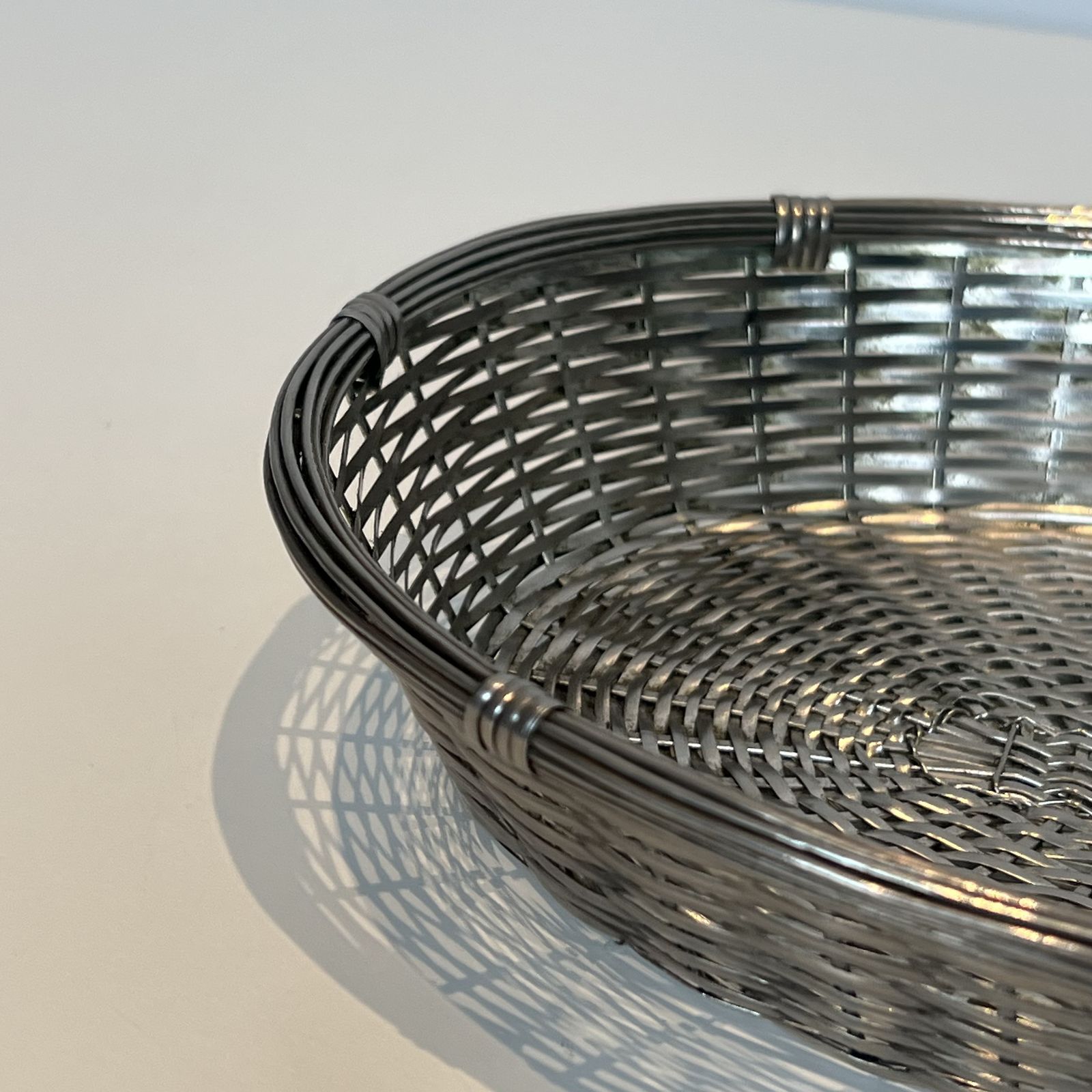 Set Of Two Baskets / Trinket Trays Made Of Silver Metal Wire photo vinterior