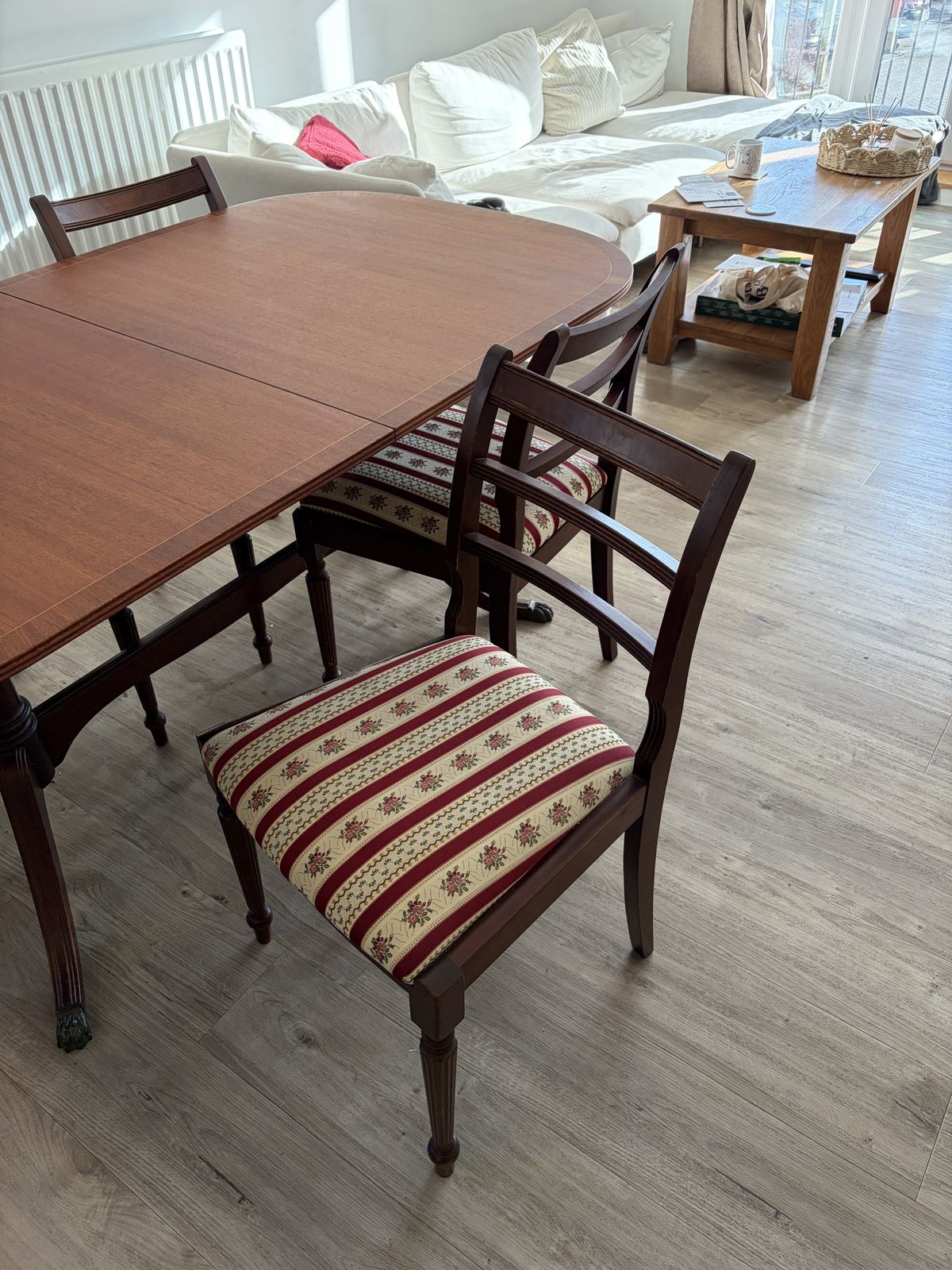 Macintosh 6 Seater Mahogany Table With 4 Chars photo 400.0