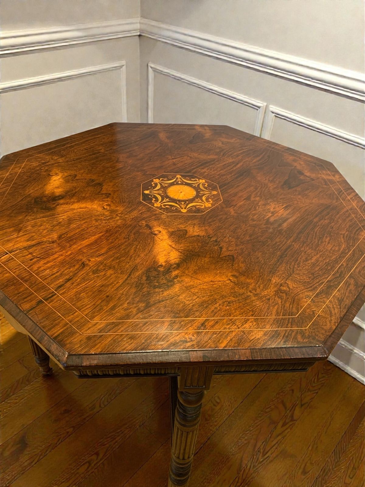 photo vinterior Antique Victorian Rosewood Centre Table With Inlay  Circa 1880's