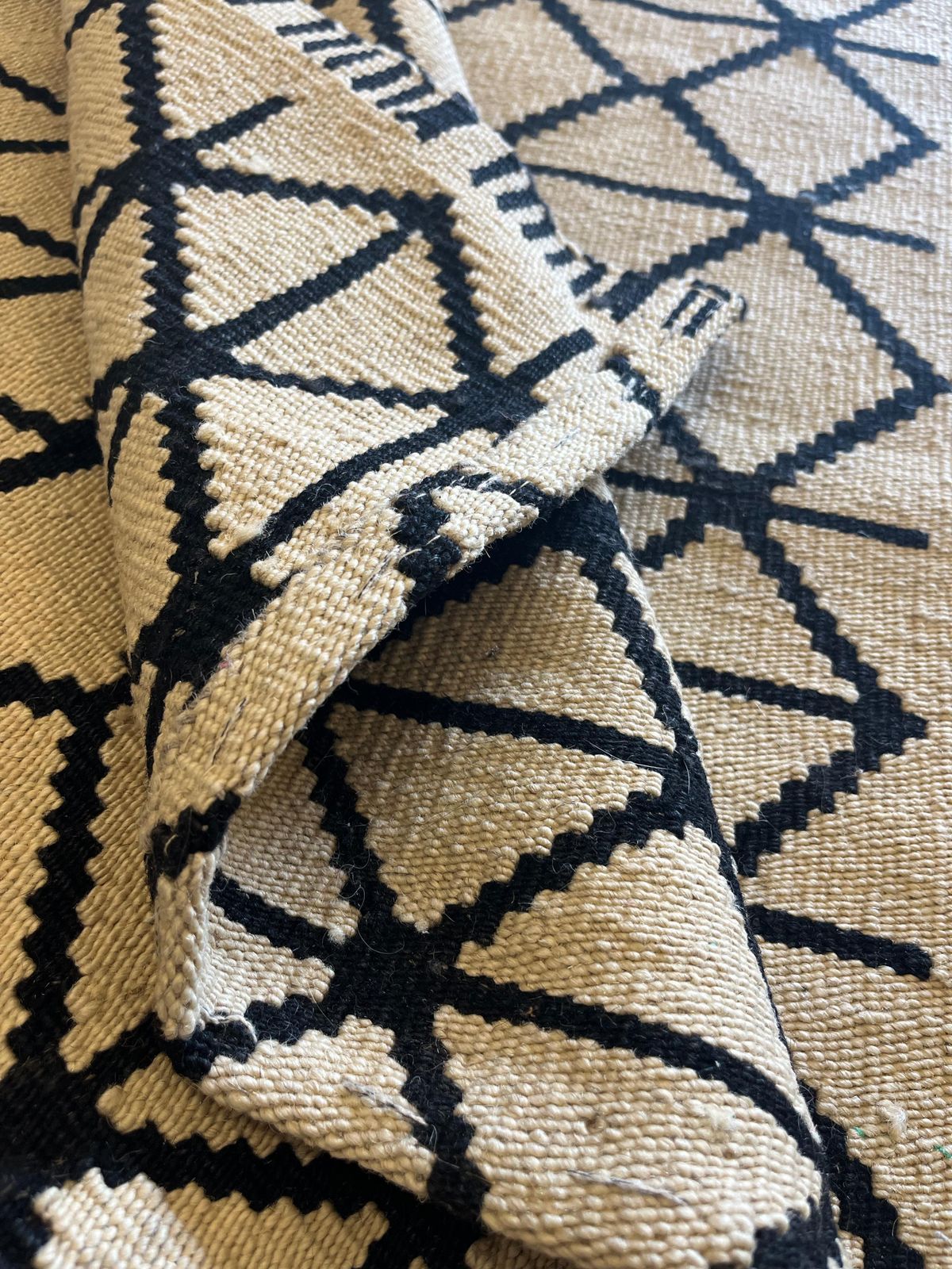 Abstract Kilim Rug Ivory / Black Modern Wool Scandinavian Rug Carpet photo for sale