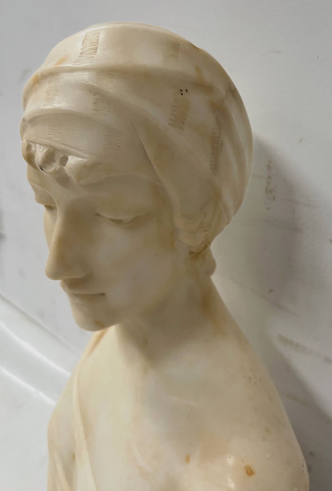 Marble Group Sculpted With A Bust Of A Young Woman, 20th Century photo 1278.0