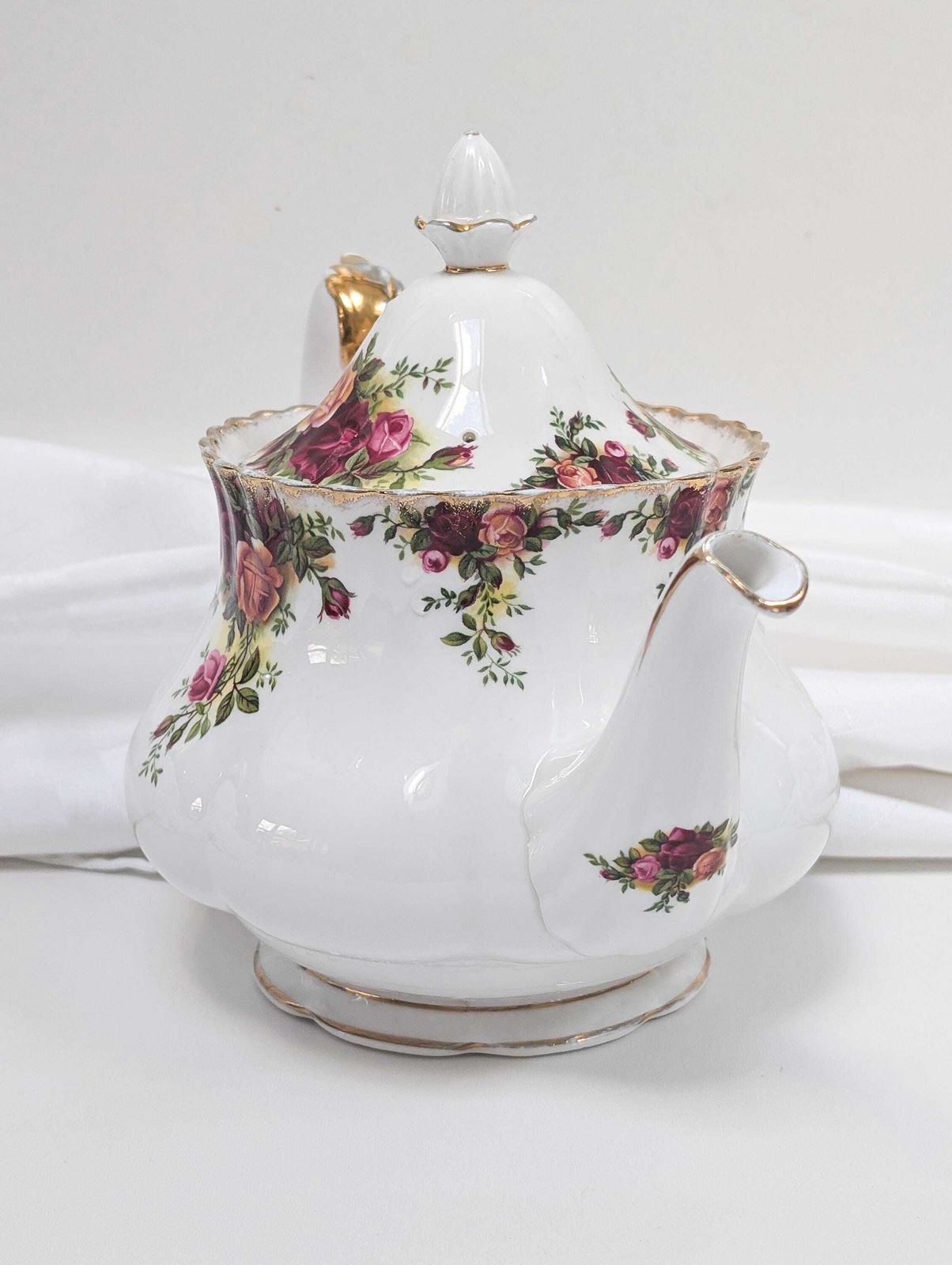 Royal Albert Old Country Roses Large Teapot First Edition 1960s | Old Country Roses | Made In England. photo buy