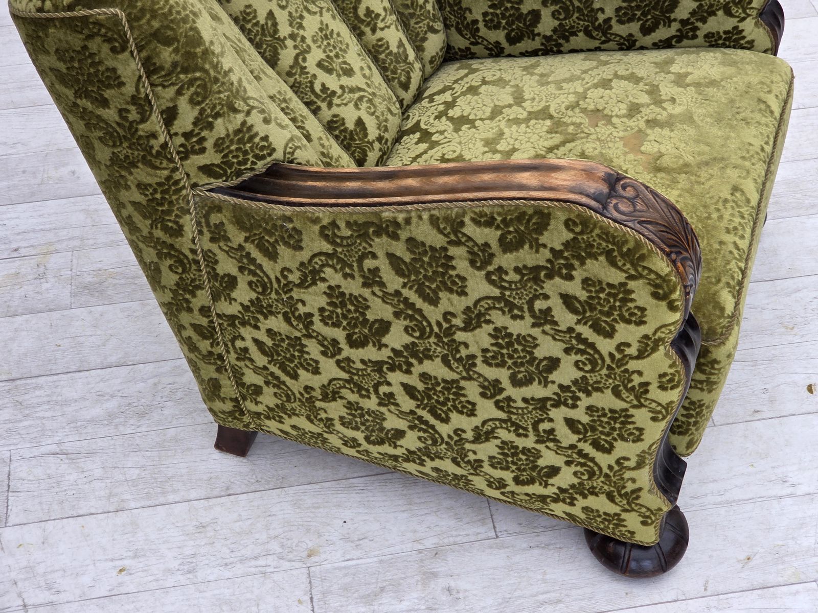 Ca. Jaren 1950, Deense Relaxfauteuil, Meubelvelours, Eikenhout. photo for sale