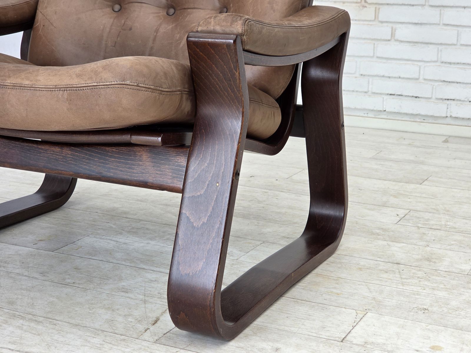 photo vinterior 1970s, Danish Design By Georg Thams, Lounge Chair, Furniture Leather.