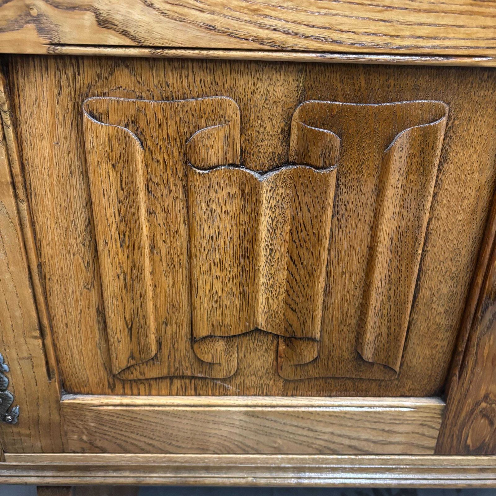 photo furniture Jaycee Tudor Style Solid Oak Sideboard Dresser – Leaded Glass Top Cabinet 188cm