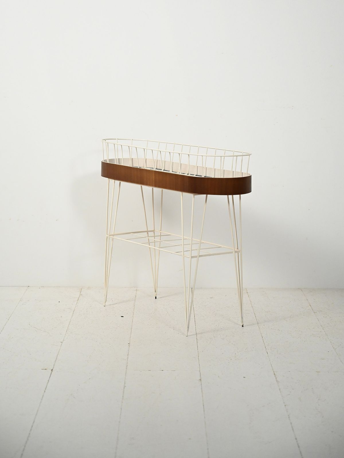 Scandinavian Oval Flower Holder In Metal And Teak photo Furniture