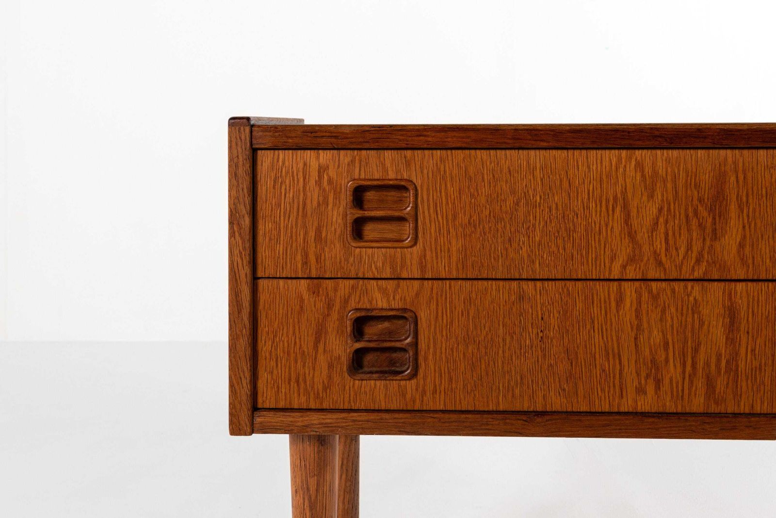 Mid Century Modern Danish Oak Sideboard / Chest Of Drawers 1960s photo vintage