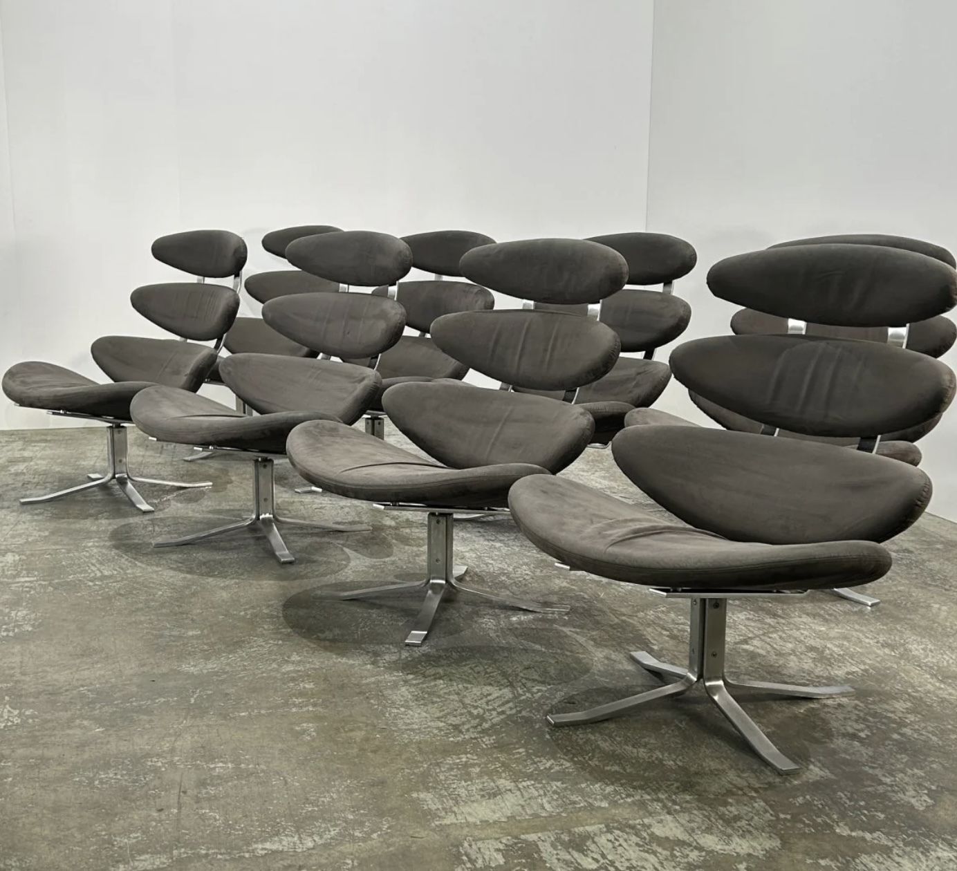 750.0 Erik Jørgensen Ej 5 Corona Chair By Poul M. Volther photo