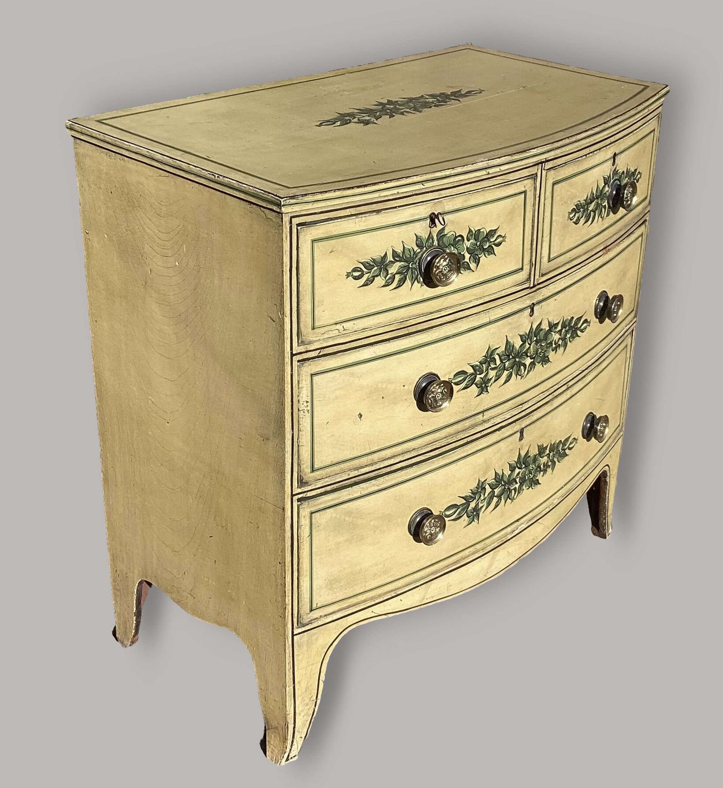 photo vinterior Charming Regency Painted Bow Fronted Chest Of Drawers