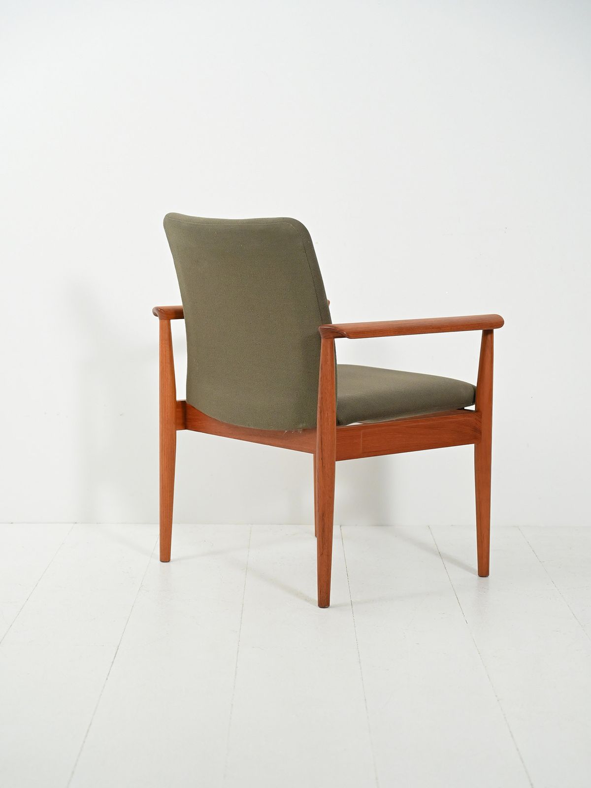 “Diplomat” Armchair By Finn Juhl photo for sale
