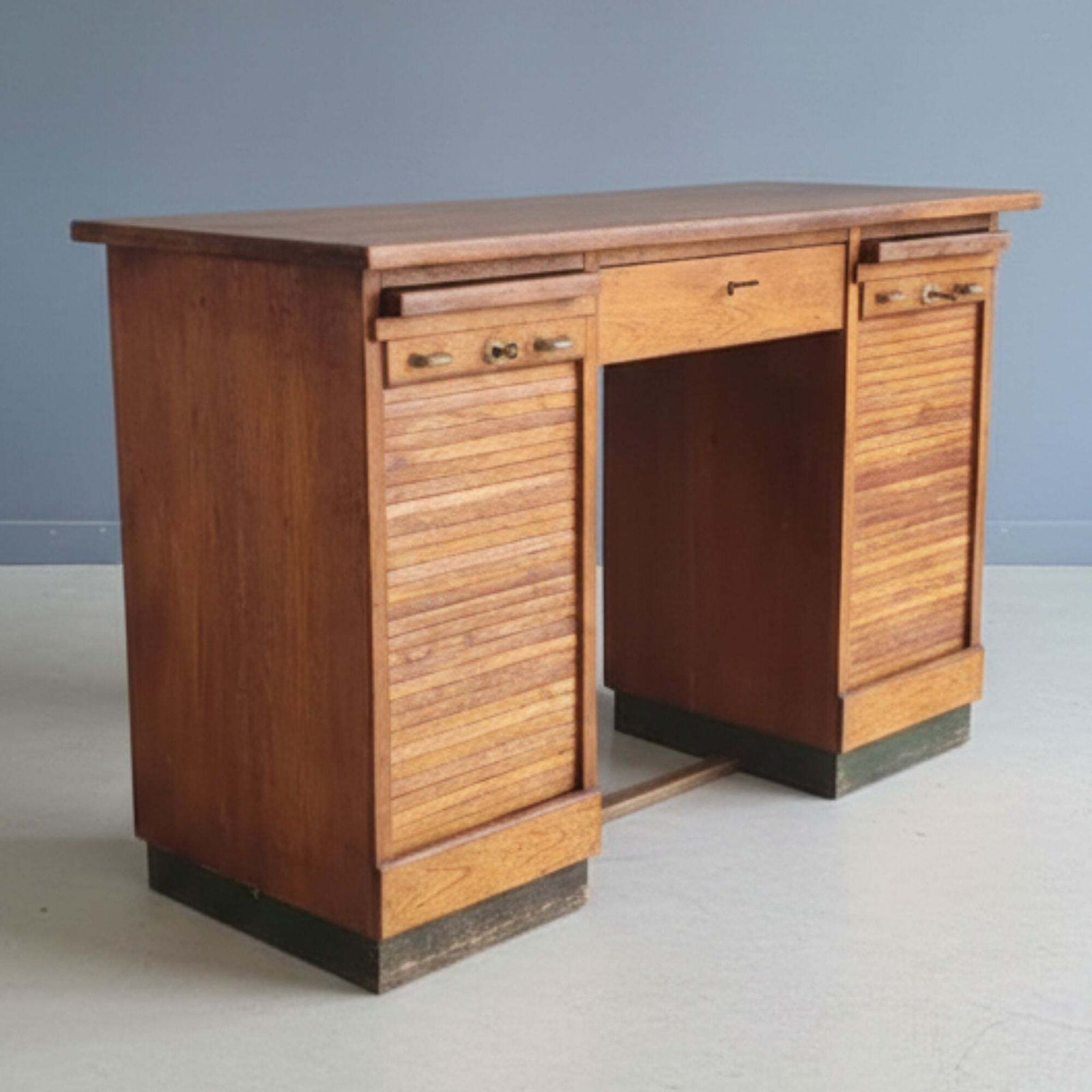 Eiken Rolfront Bureau, Tsjecho Slowakije, Jaren 1930 photo Meubels