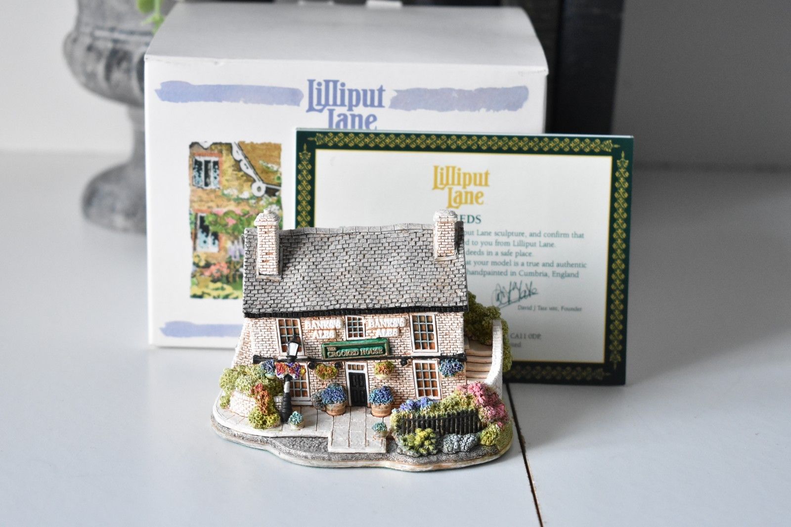 Lilliput Lane The Crooked House L3001 The British Collection Boxed And Deeds