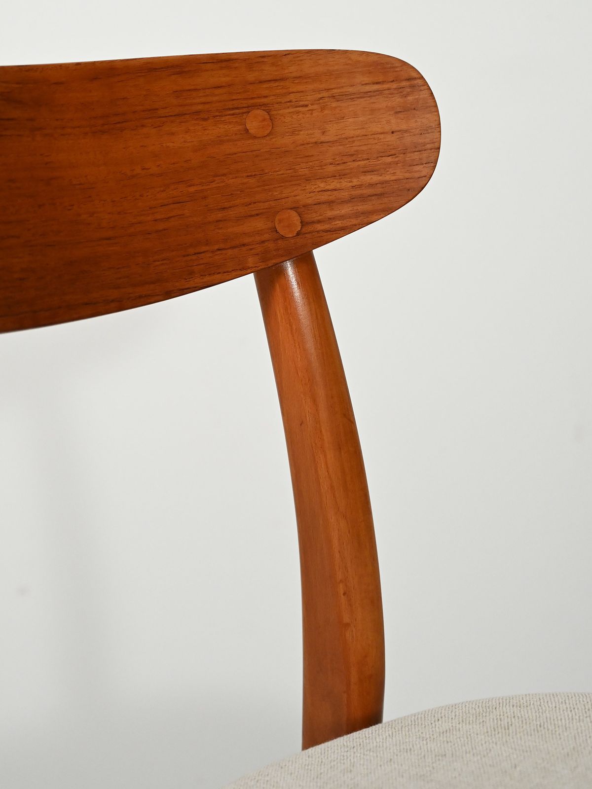 photo furniture Pair Of Vintage Scandinavian Chairs With Crescent Backs