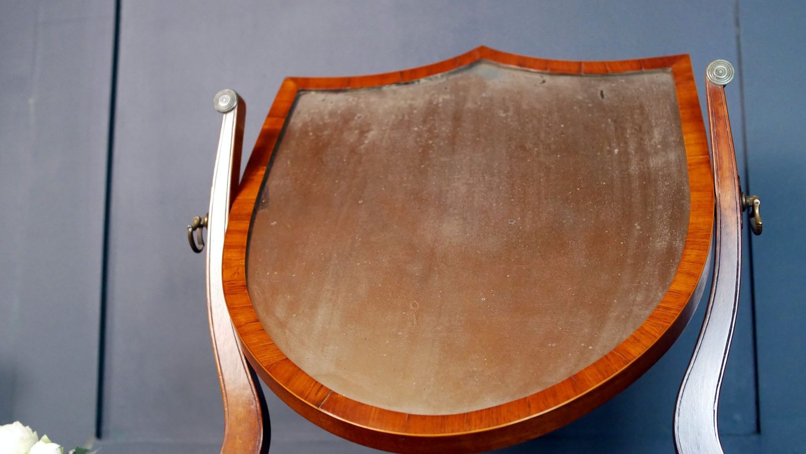photo vintage Georgian Mahogany Toilet Table Mirror