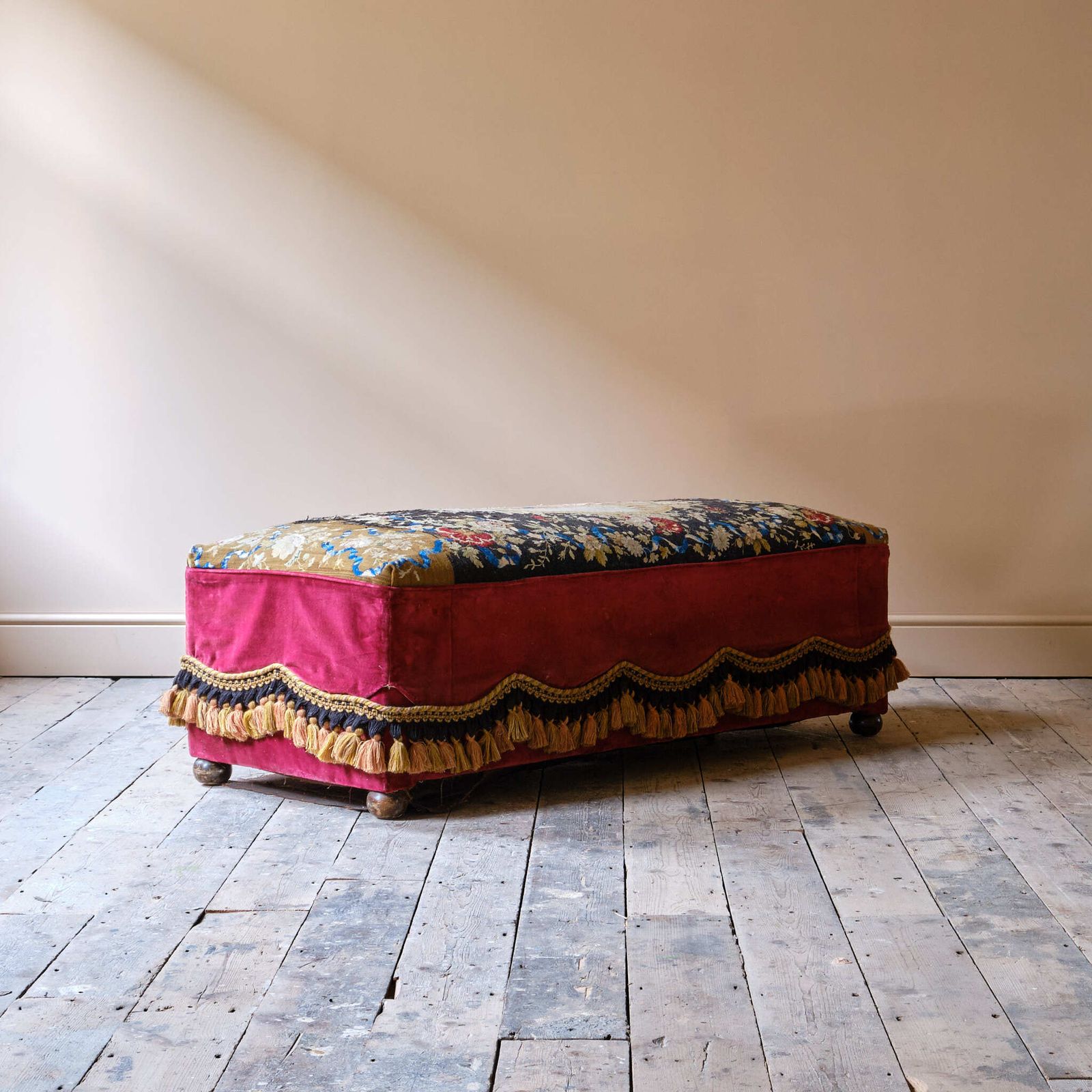 Large Country House Ottoman By Hallett & Sons photo Furniture