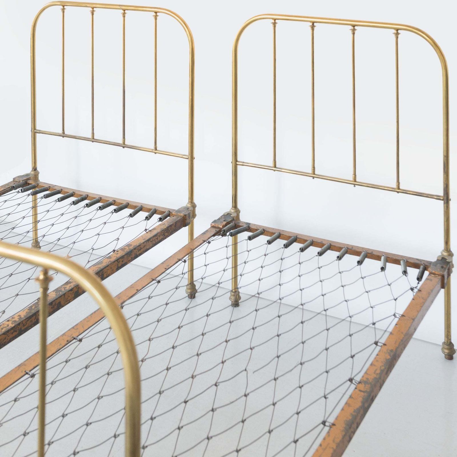 Paar Antieke Edwardiaanse Messing Tweepersoonsbedden photo for sale