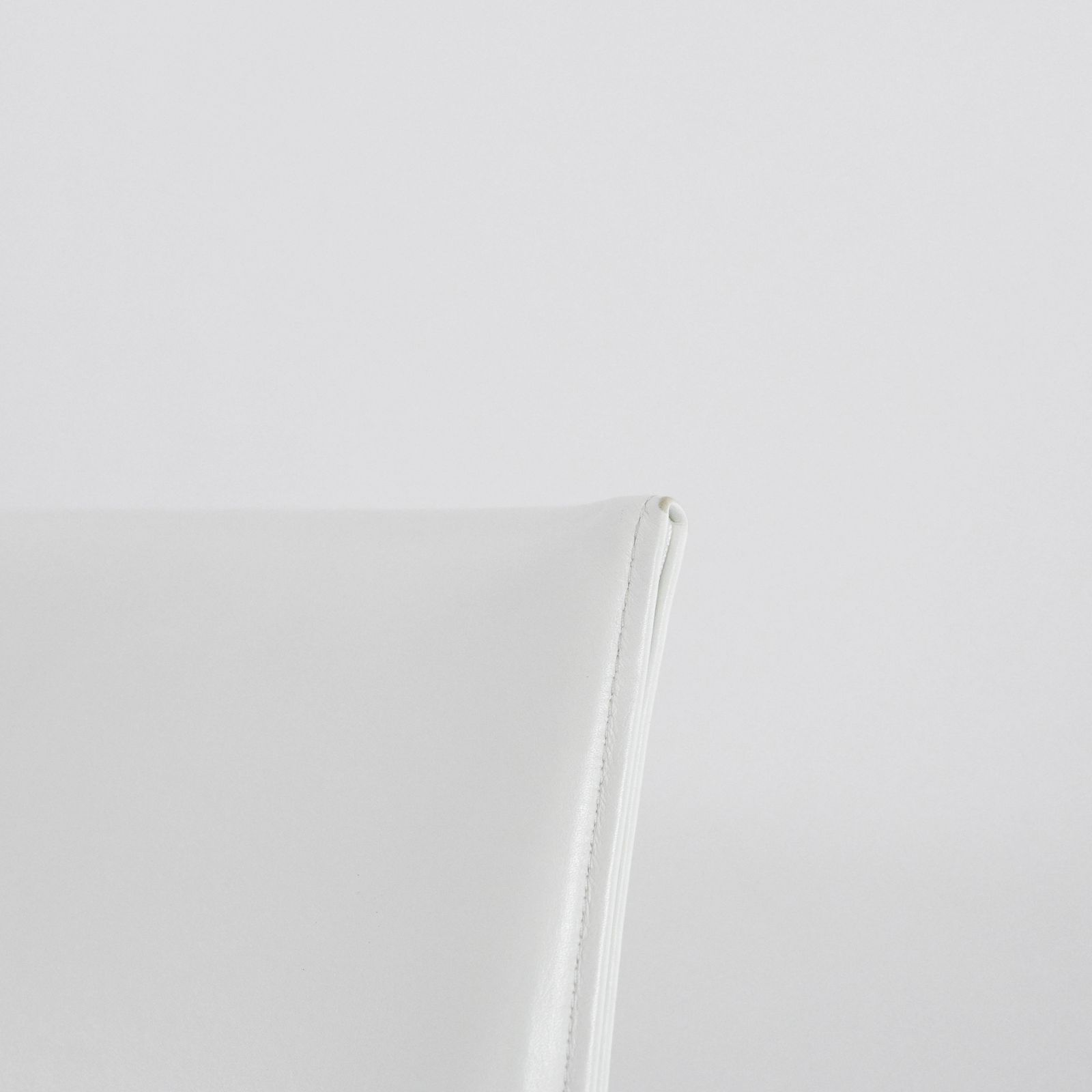 Set Of 4 Vol Au Vent Chairs In White Leather Designed By Mario Bellini For B&B Italia photo buy