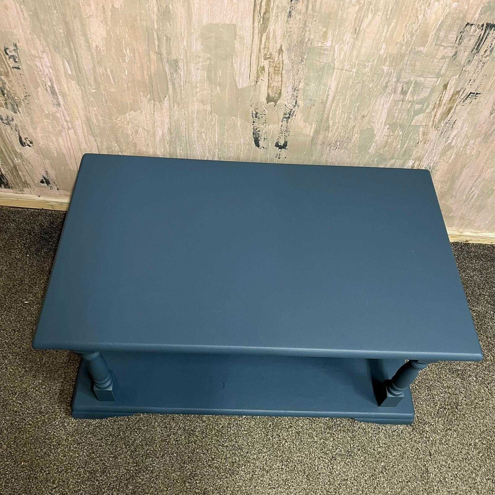 Old Charm Style Painted Coffee Table Shelf Under Turned Legs Scalloped Skirt photo for sale