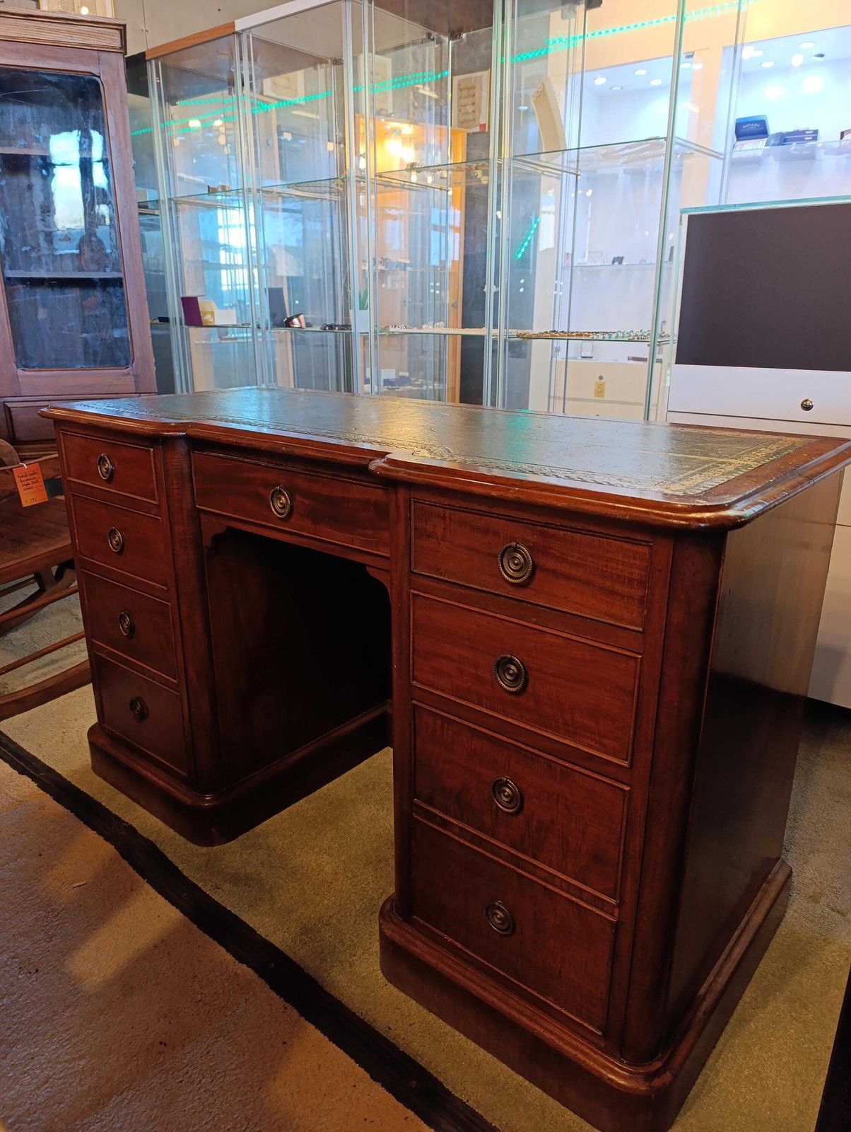 Victorian Mahogany Pedestal Desk With Green Tooled Leather Top photo Furniture