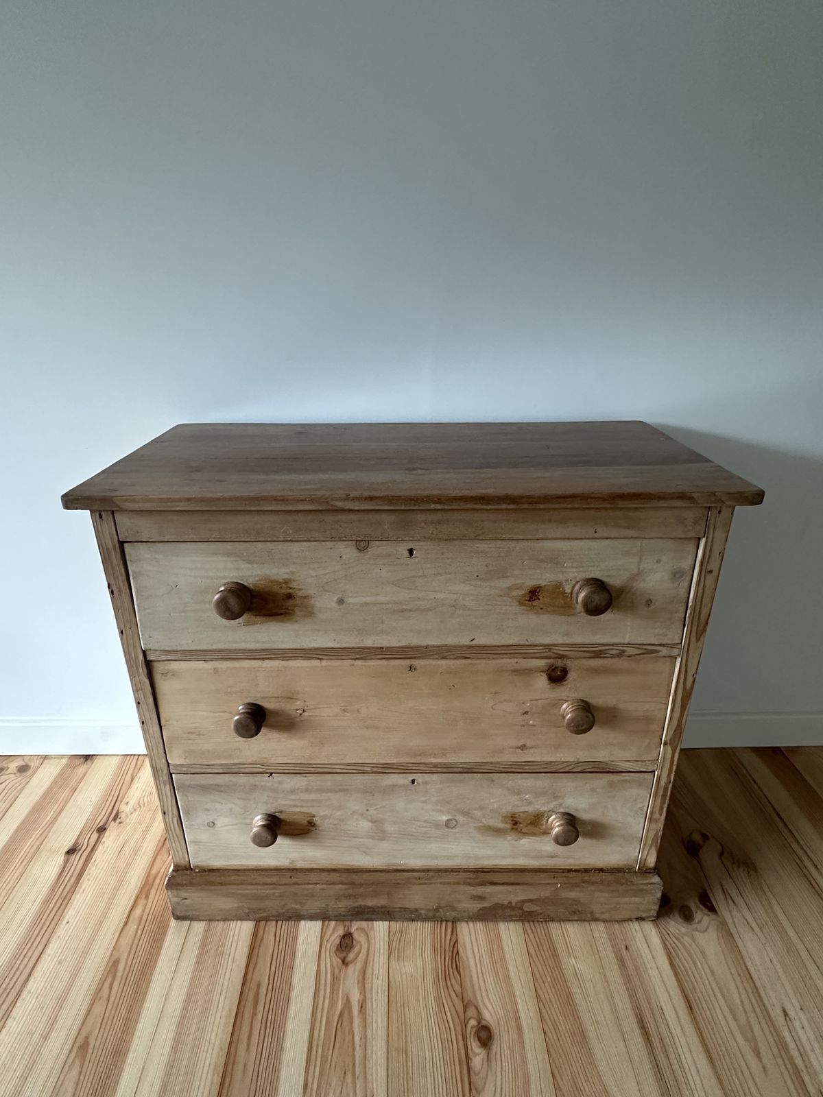 photo vintage Victorian Pine Chest Of Drawers Solid Stripped Pine