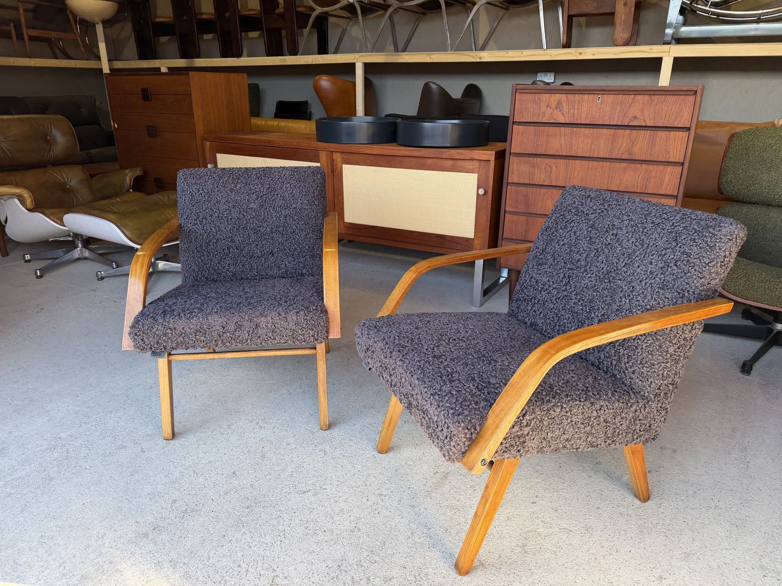 Mid Century Brussels Expo 58 Armchairs By Jiří Jiroutek For Jitona, 1960s, Set Of 2 photo Furniture