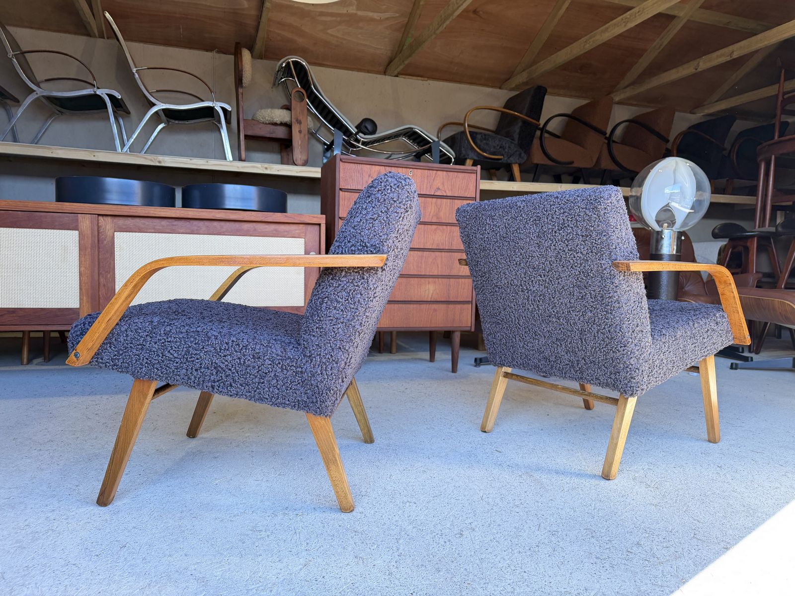 Mid Century Brussels Expo 58 Armchairs By Jiří Jiroutek For Jitona, 1960s, Set Of 2 photo vinterior