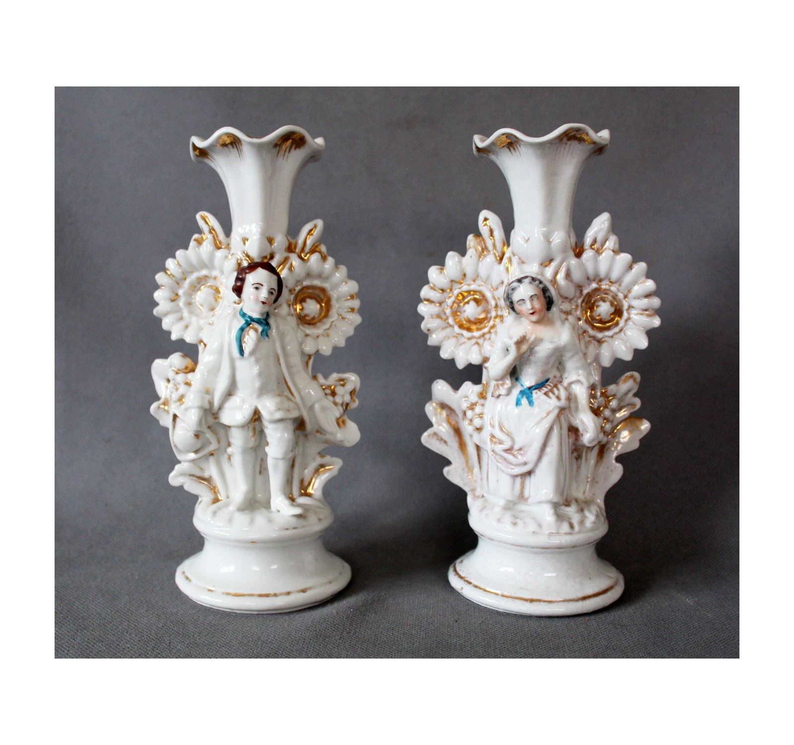 Set Van Twee Antieke Porseleinen Vieux Paris Kandelaars, 19e Eeuw – Koppelfigurines Man En Vrouw
