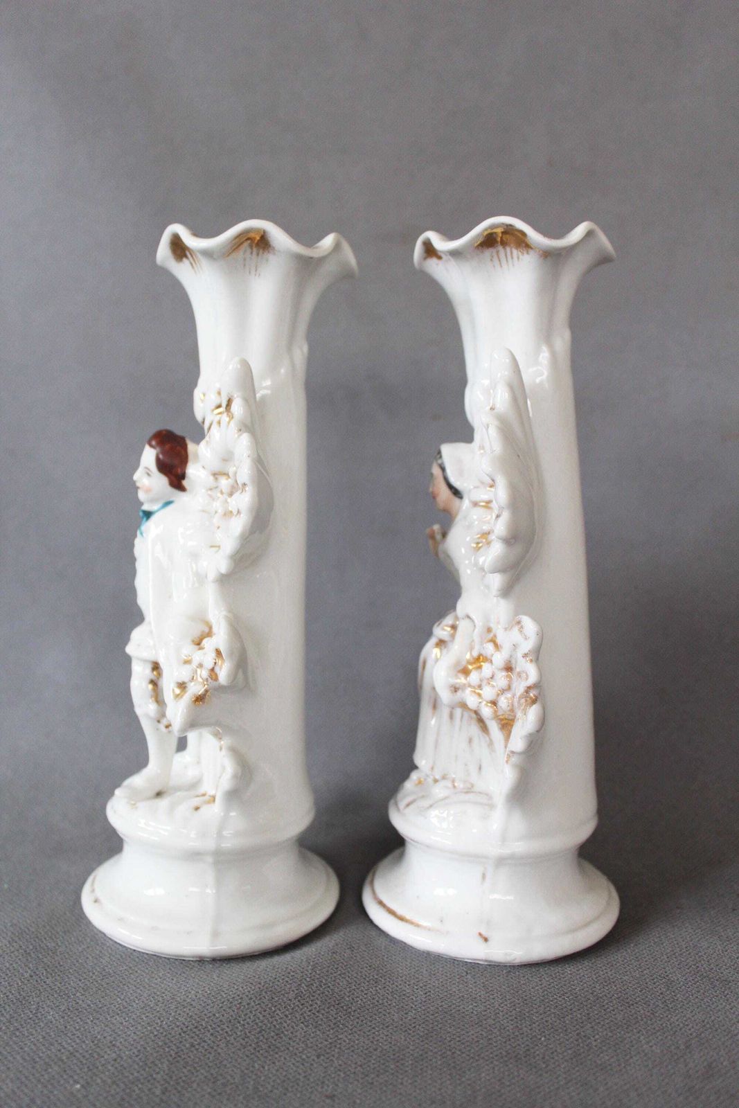 Woonaccessoires Set Van Twee Antieke Porseleinen Vieux Paris Kandelaars, 19e Eeuw – Koppelfigurines Man En Vrouw photo