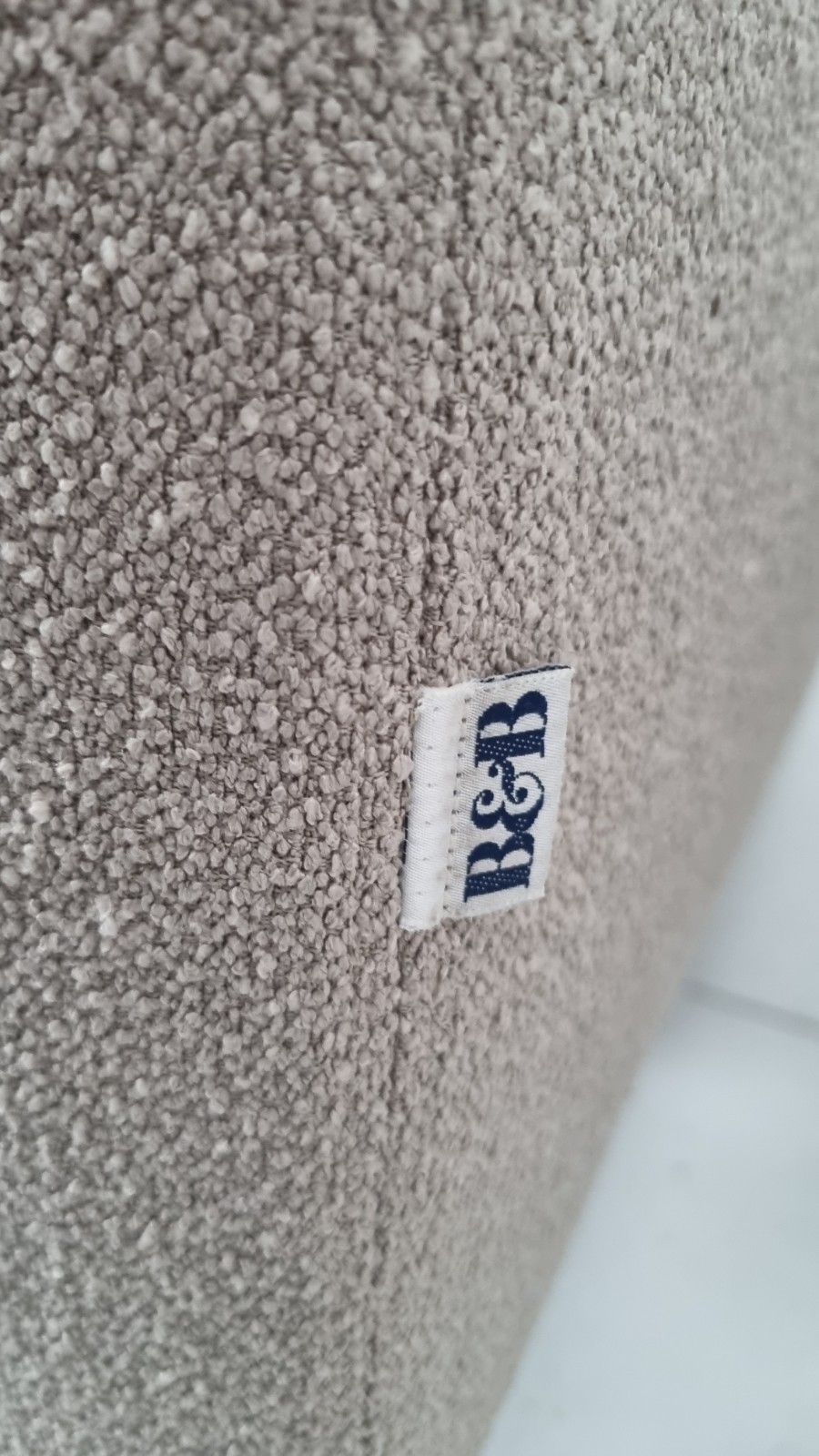 Bb Italia Charles Chaise In Stone Boucle In Excellent Condition photo vintage