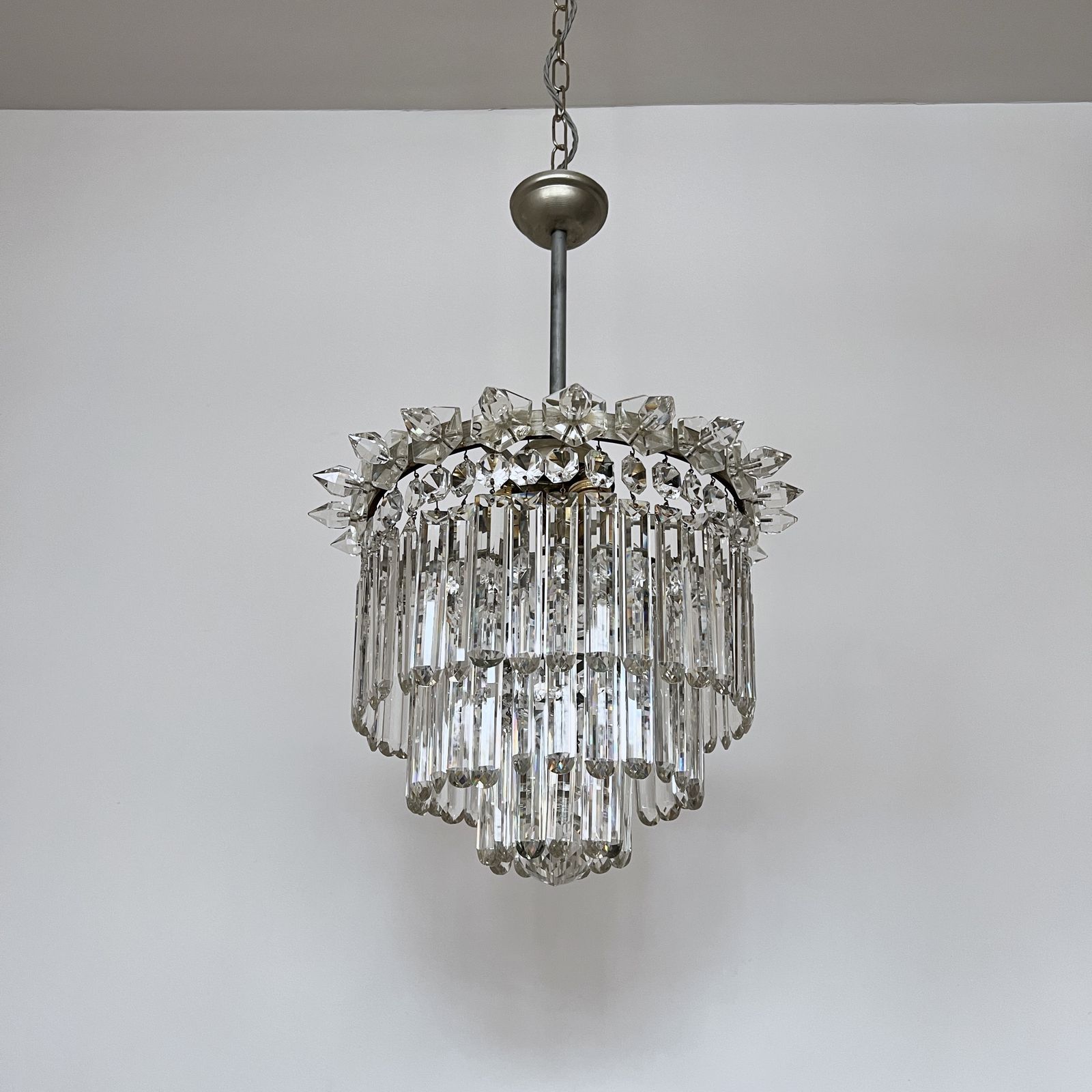 Early 20th Century English Crystal Waterfall Chandelier photo furniture