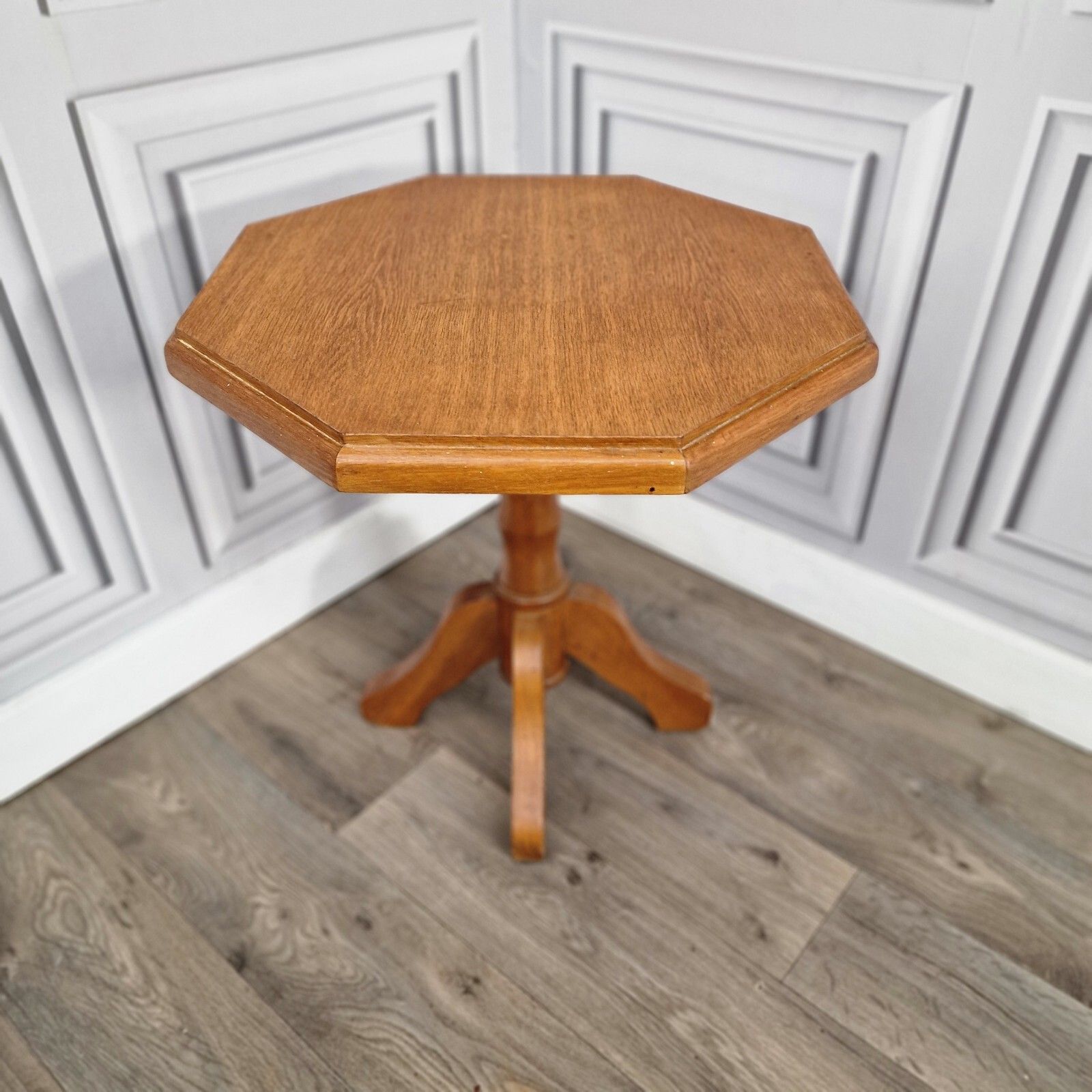 Vintage Wine Side Table Turned Pedestal Tripod Leg Plant Stand  Oak Wooden Top photo 90.0