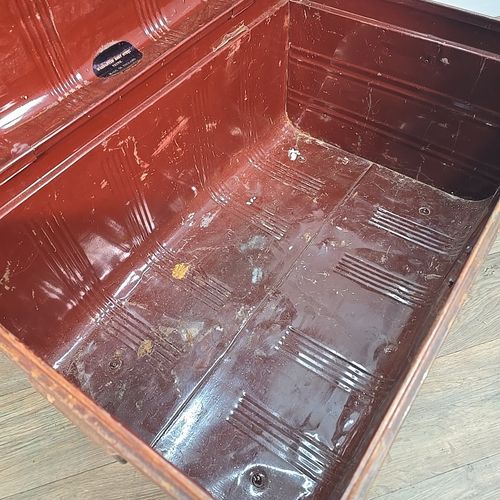 photo vintage Vintage Metal Steamer Trunk Blanket Box Storage Chest Coffee Table Case Retro